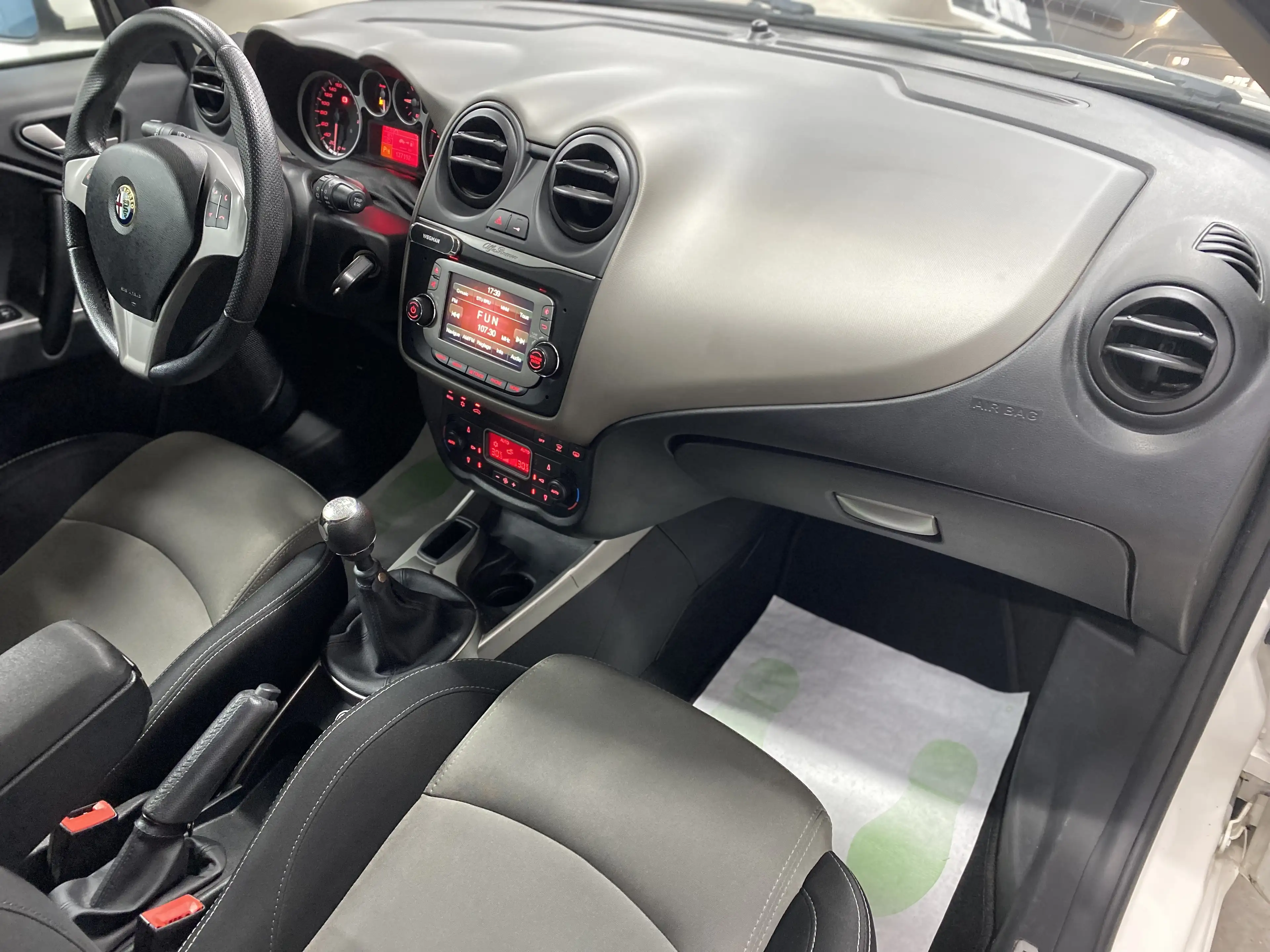 Alfa Romeo MiTo 1.4i JUNIOR 🏳️ GARANTIE 12 MOIS 🏳️ — photo 4