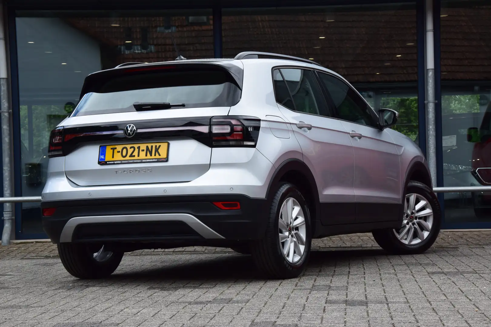 Volkswagen T-Cross 1.0 TSI Life | Org. NL | Fabrieksgarantie 7-2027 | Gris - 2