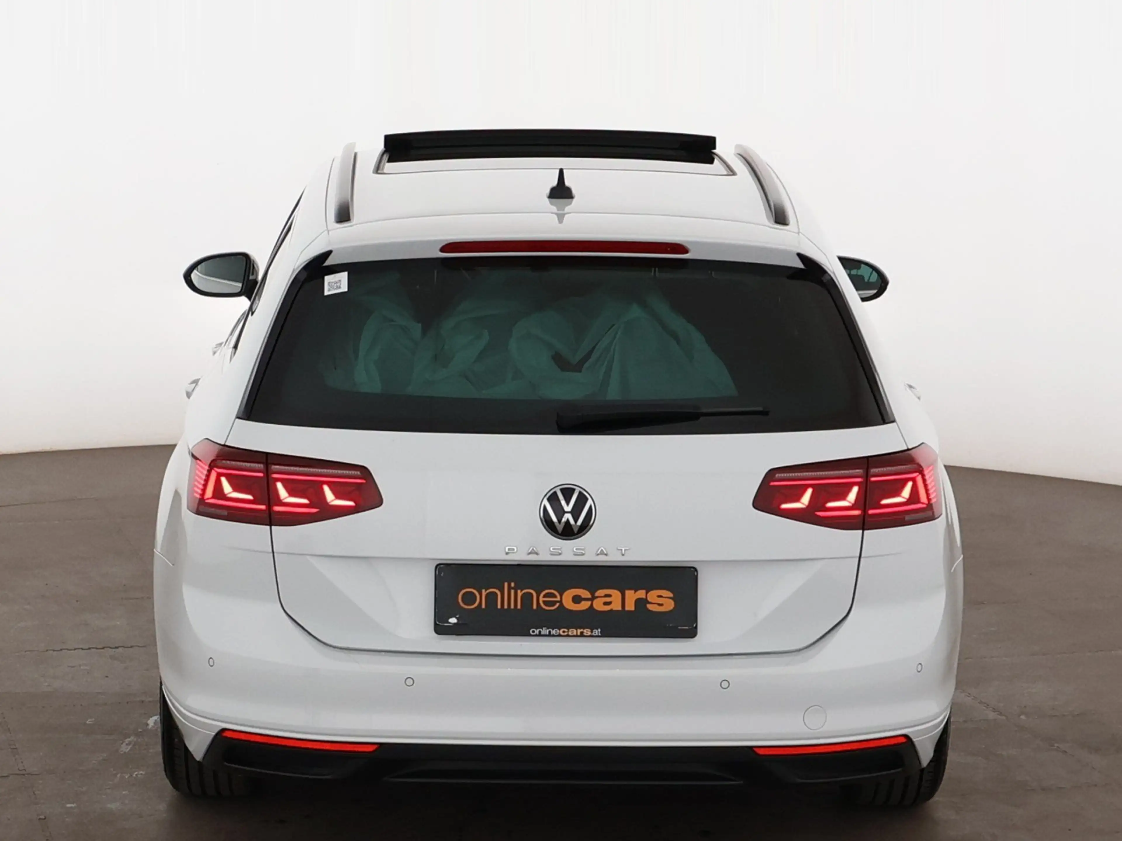 Volkswagen Passat Variant 2.0 TDI Business Aut MATRIX SKY — photo 8