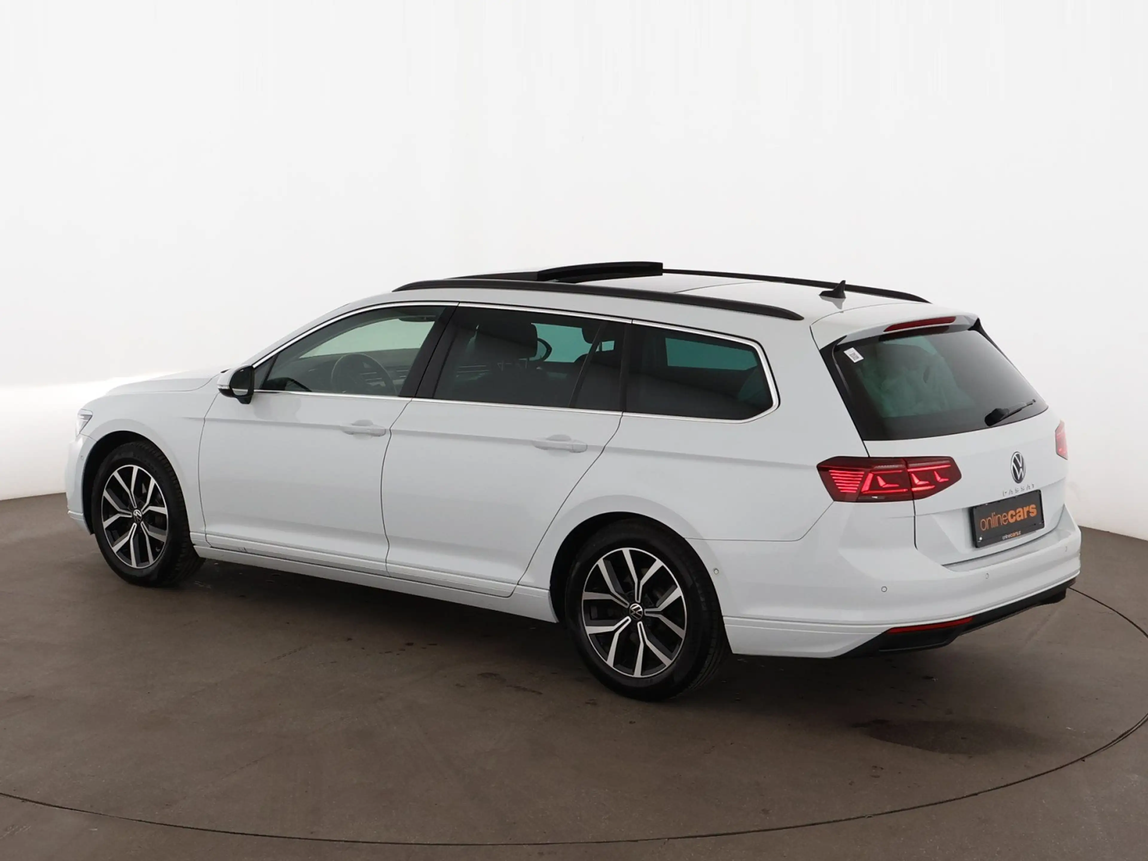 Volkswagen Passat Variant 2.0 TDI Business Aut MATRIX SKY — photo 7