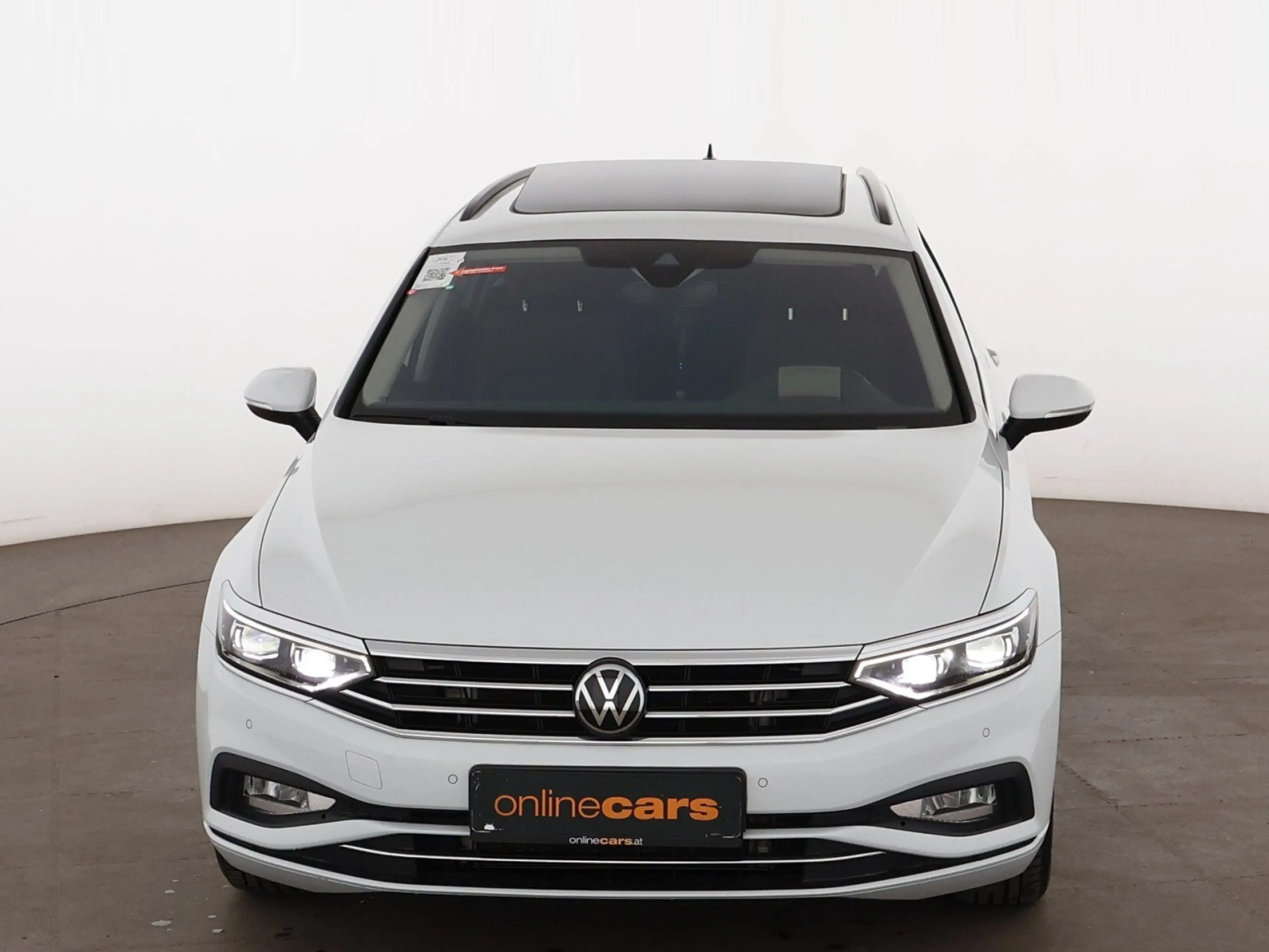 Volkswagen Passat Variant 2.0 TDI Business Aut MATRIX SKY — photo 4