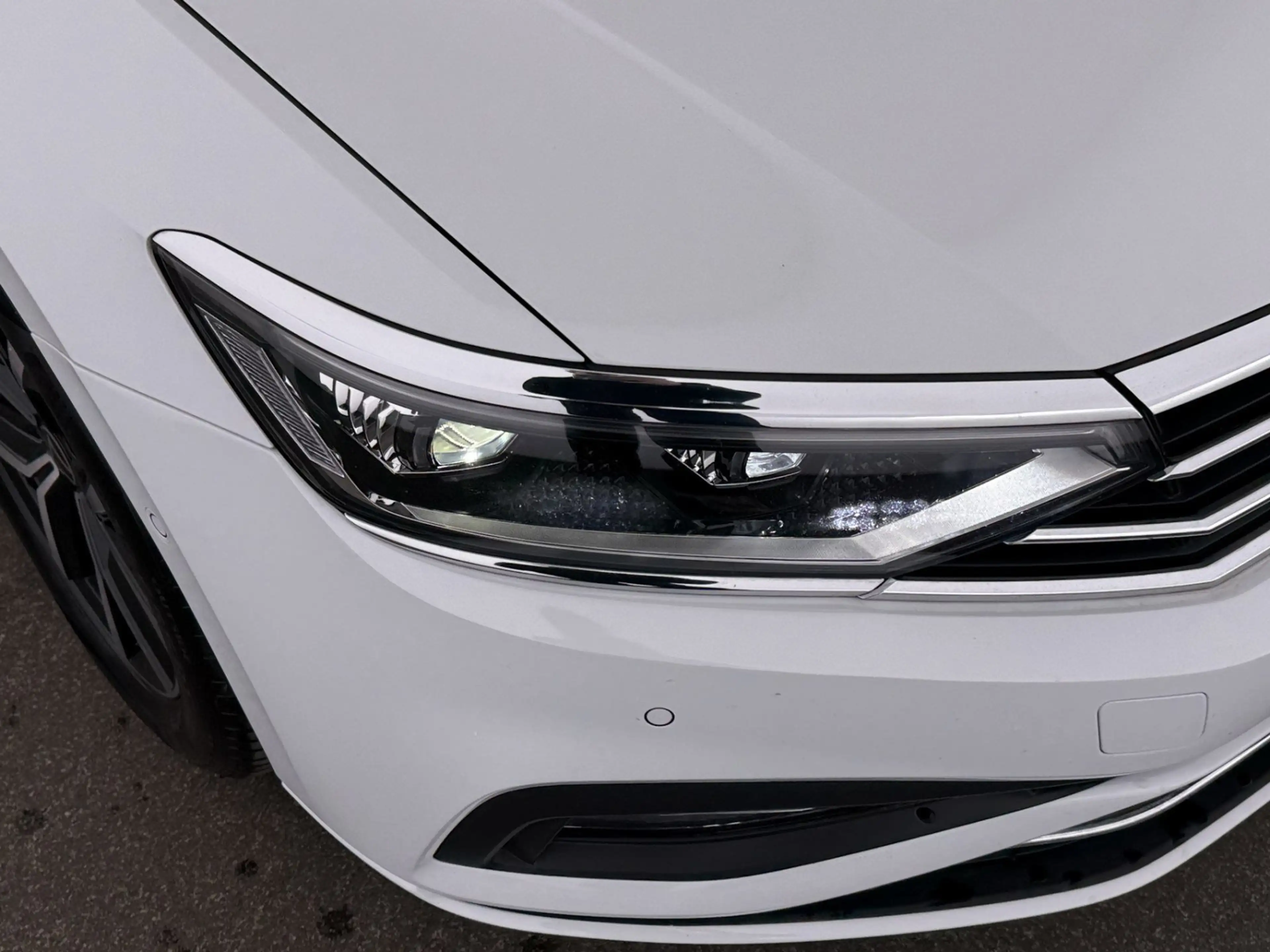 Volkswagen Passat Variant 2.0 TDI Business Aut MATRIX SKY — photo 13