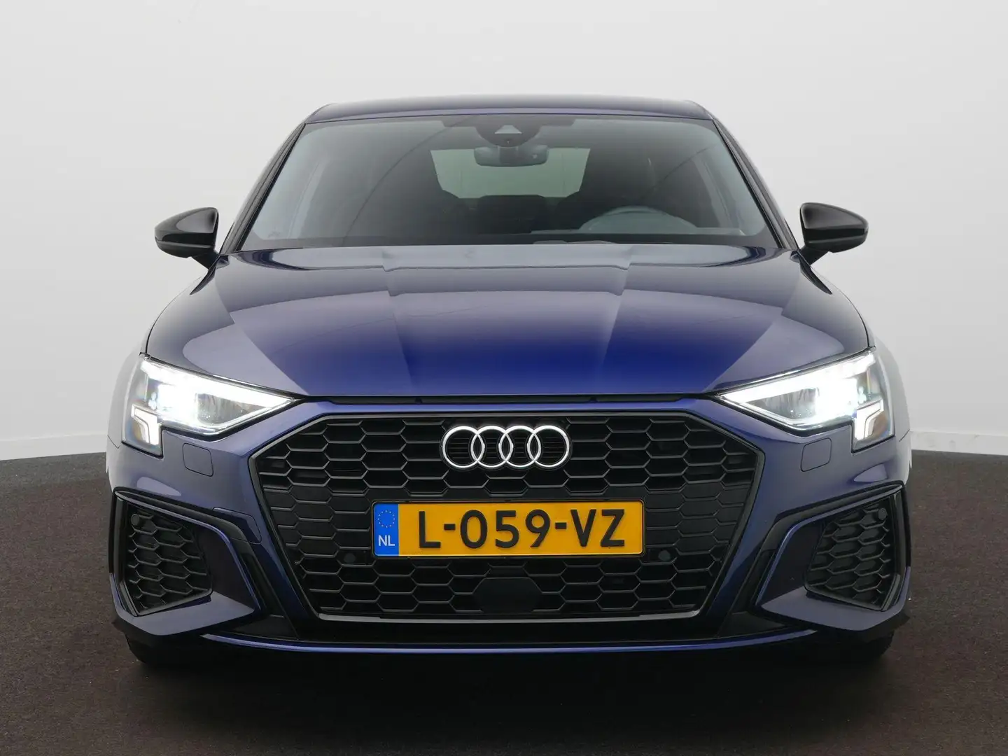 Audi A3 Limousine 35 TFSI S edition S-Line / Trekhaak / Vi Blauw - 2