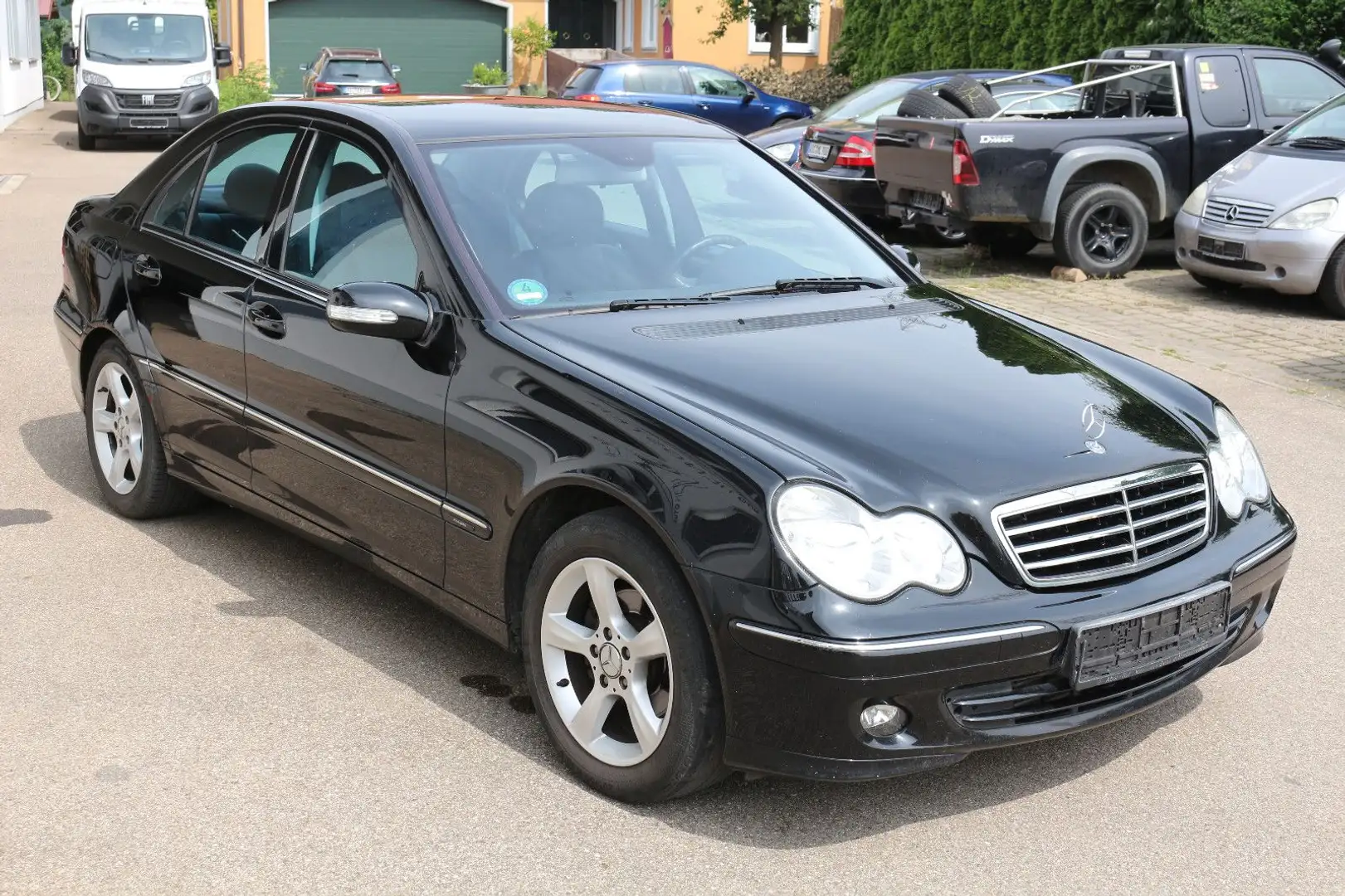 Mercedes-Benz C 180 Kompressor Avantgarde Zustand i.O Black - 2