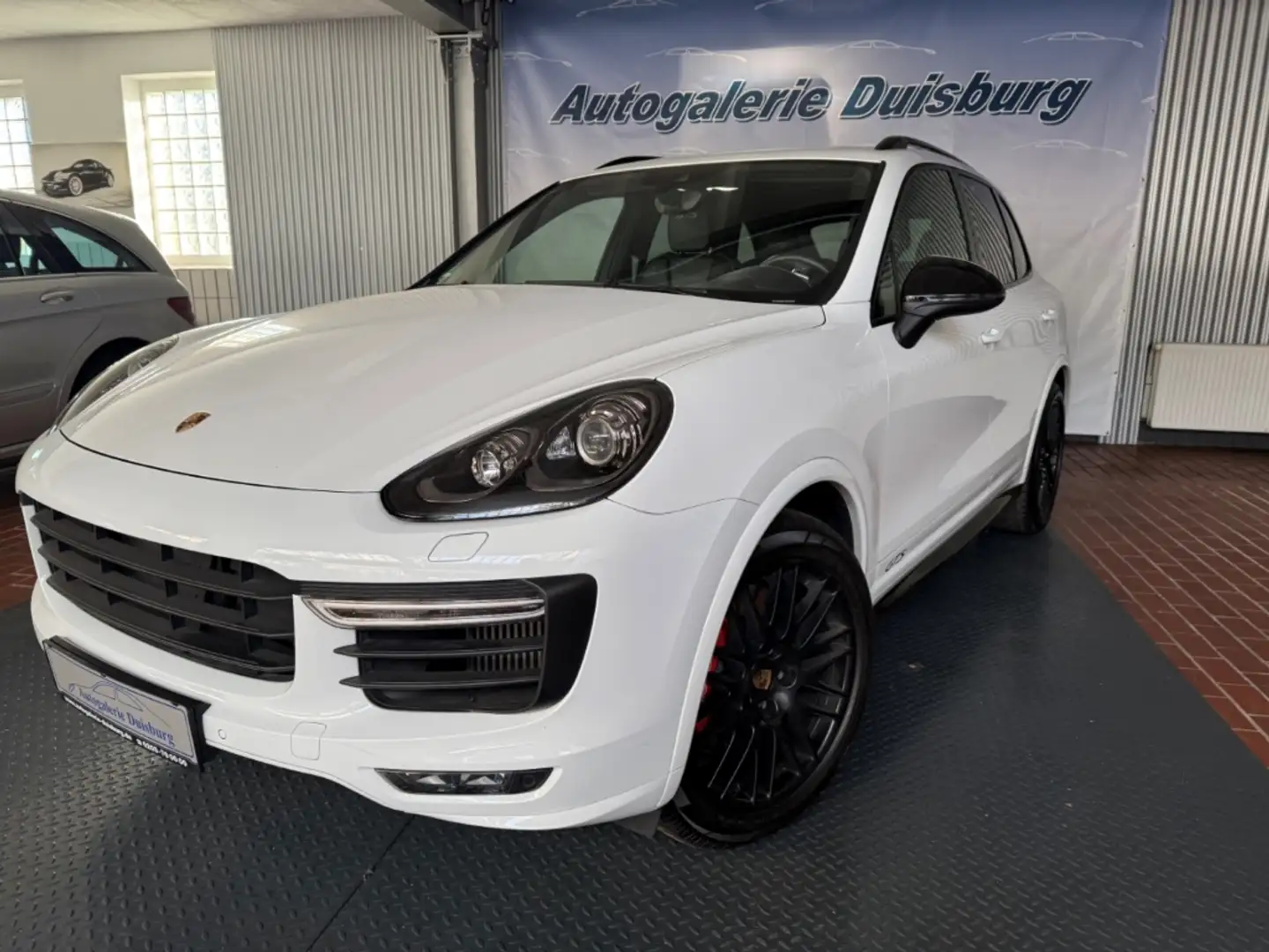 Porsche Cayenne GTS Pano AHK Kamera Memory Bose Alcantara erst 65t Blanc - 1