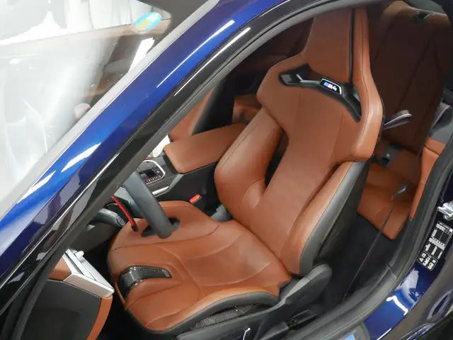BMW M4 view 3