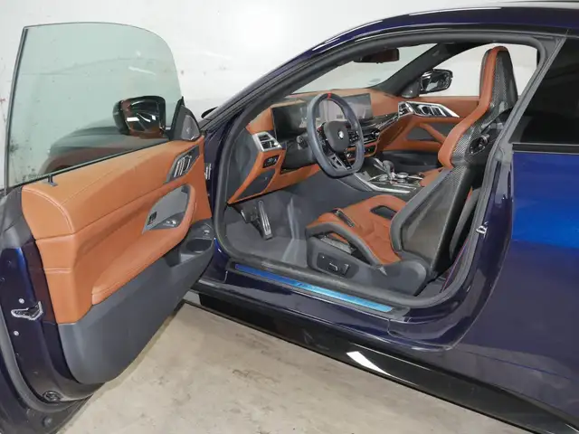 BMW M4 view 2