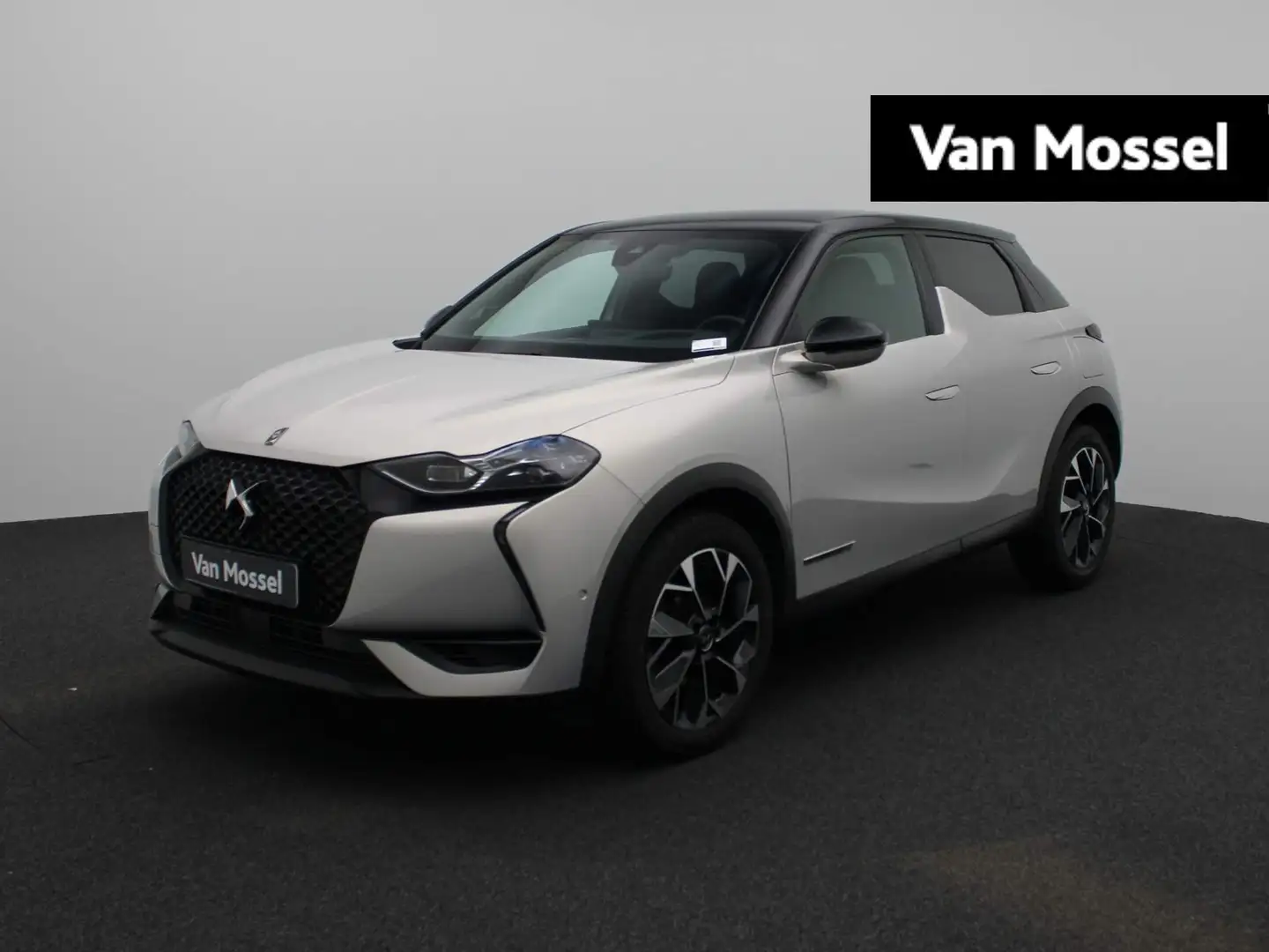 DS Automobiles DS 3 Crossback 1.2 PureTech Louvre | Leder | Navi | ECC | PDC | L Grijs - 1