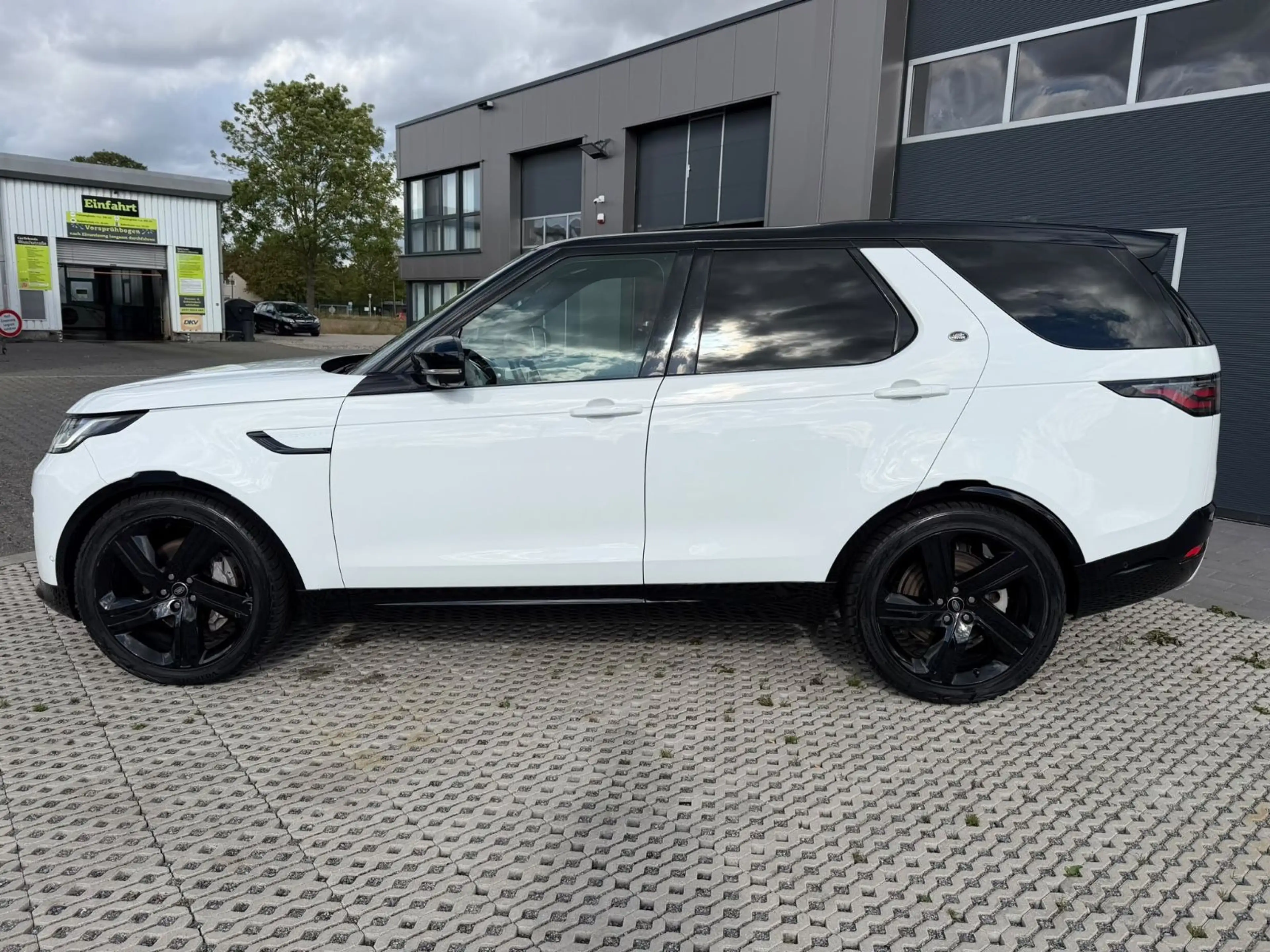 Land Rover Discovery 5 R-Dynamic HSE D300 AWD — photo 4