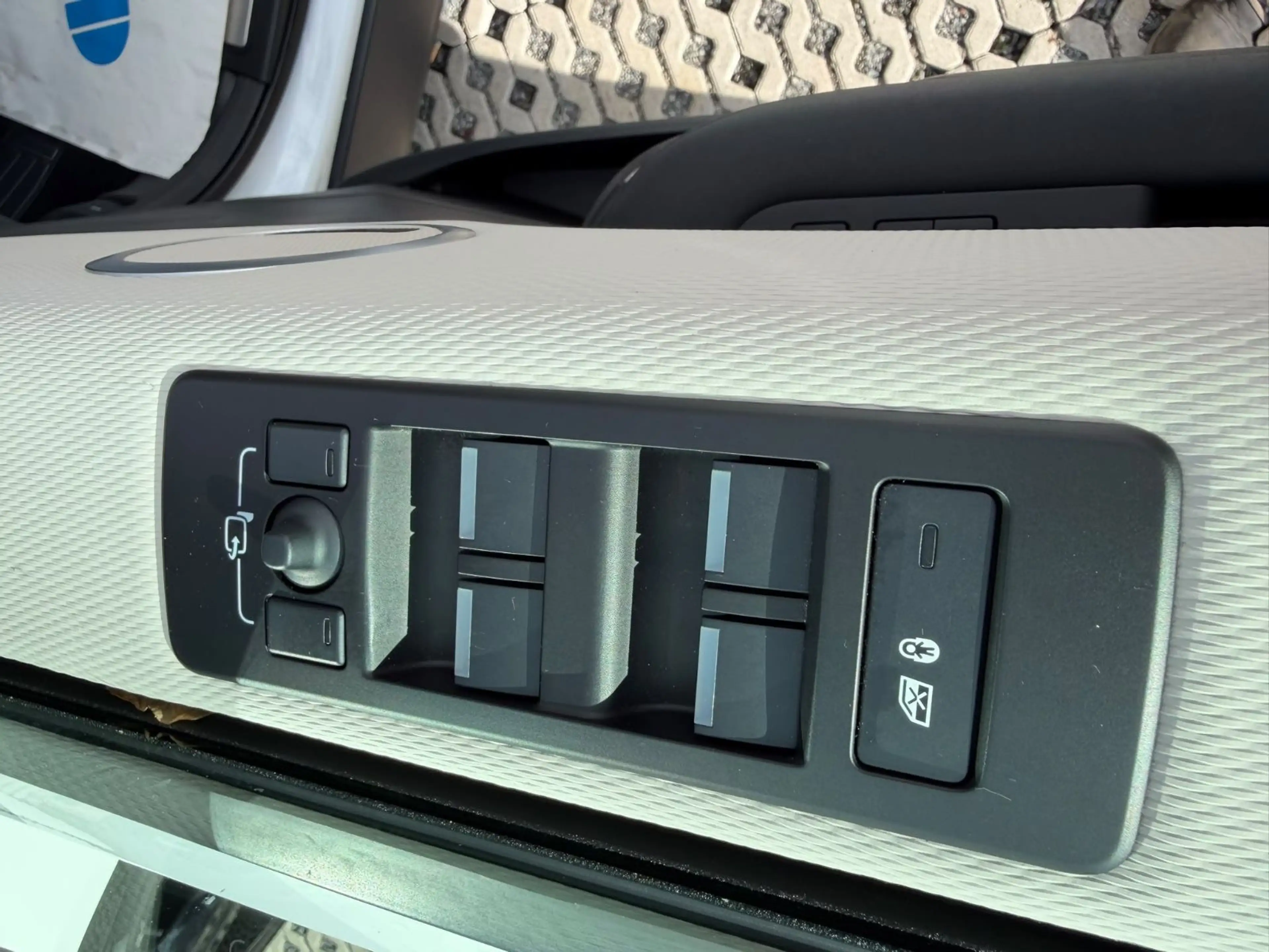 Land Rover Discovery 5 R-Dynamic HSE D300 AWD — photo 9