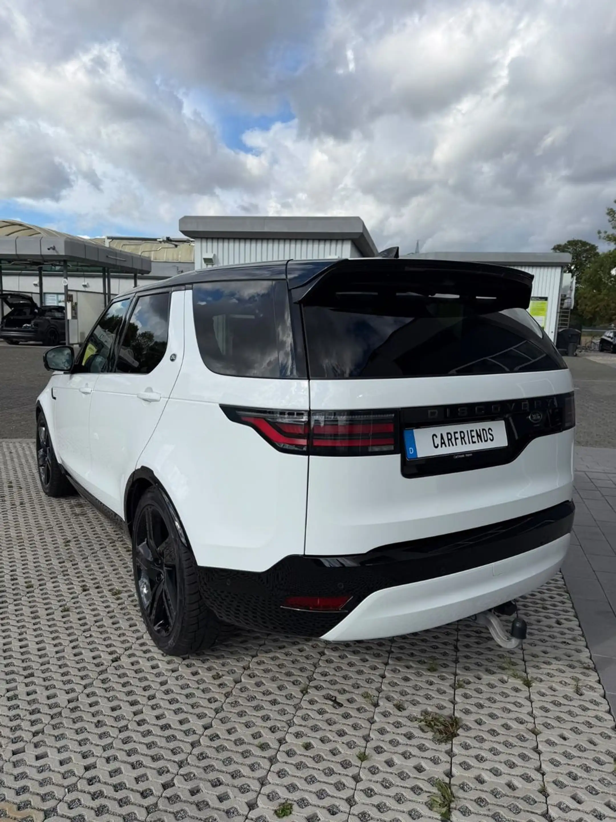 Land Rover Discovery 5 R-Dynamic HSE D300 AWD — photo 3