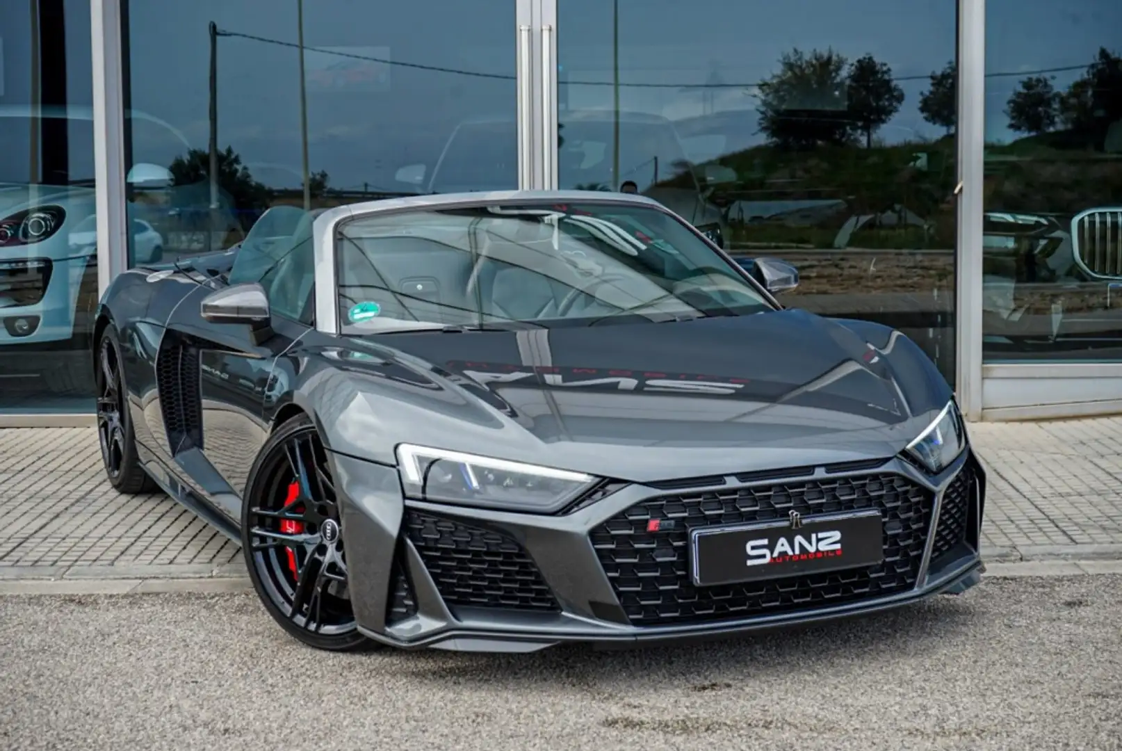 Audi R8 Spyder V10 FSI quattro S tronic 419kW Gris - 2