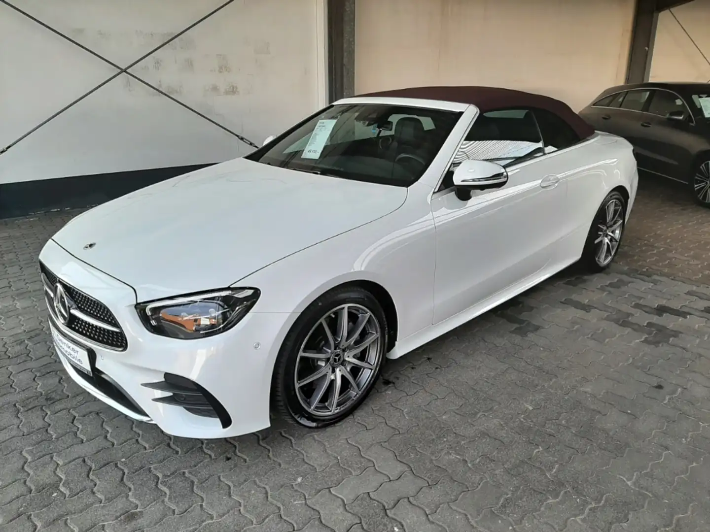 Mercedes-Benz E 200 Cabrio AMG Line 360° Weiß - 2