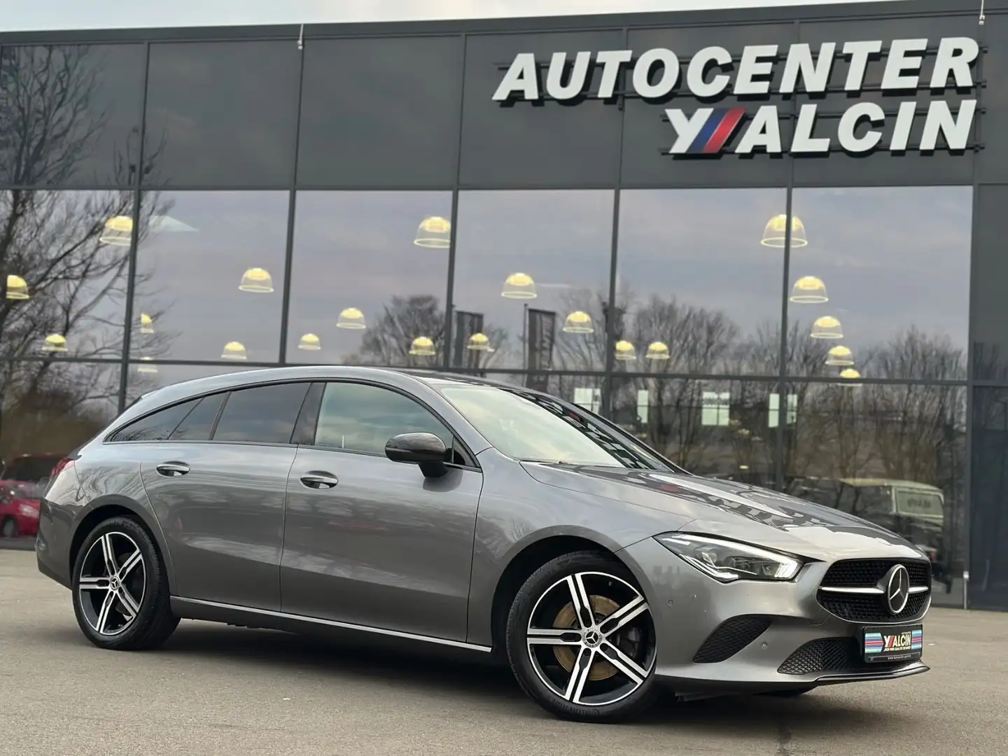 Mercedes-Benz CLA 220 4M DCT 1.HA/ACC/R-CAM/LM Grau - 1