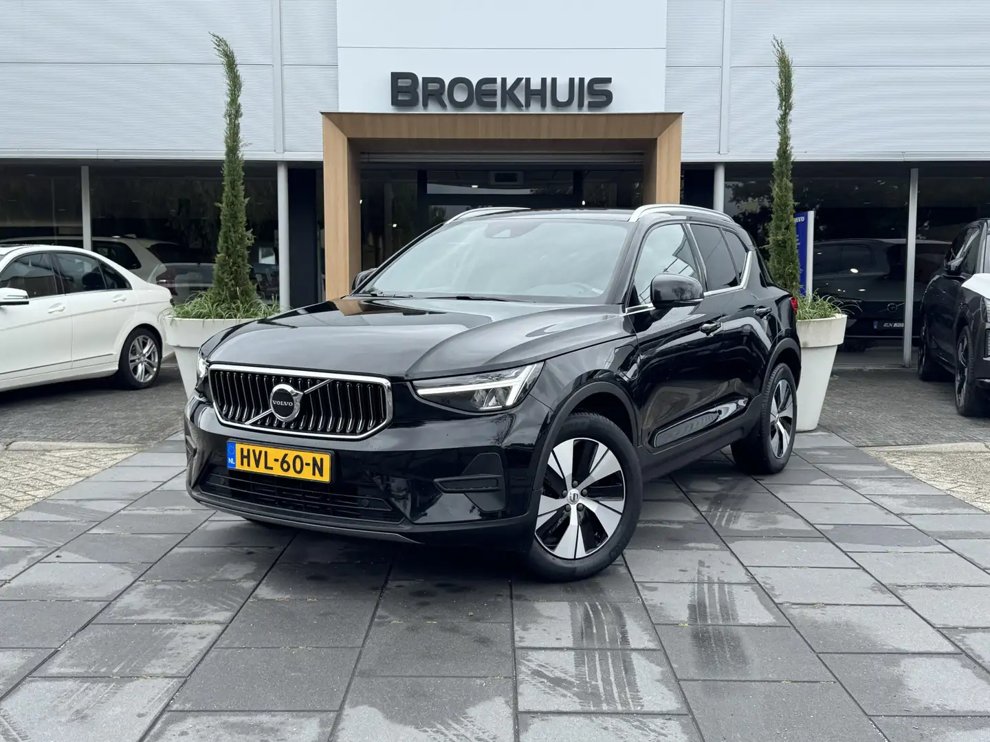 Volvo XC40 T4 Inscription | Parkeercamera | Keyless entry | S Zwart - 1
