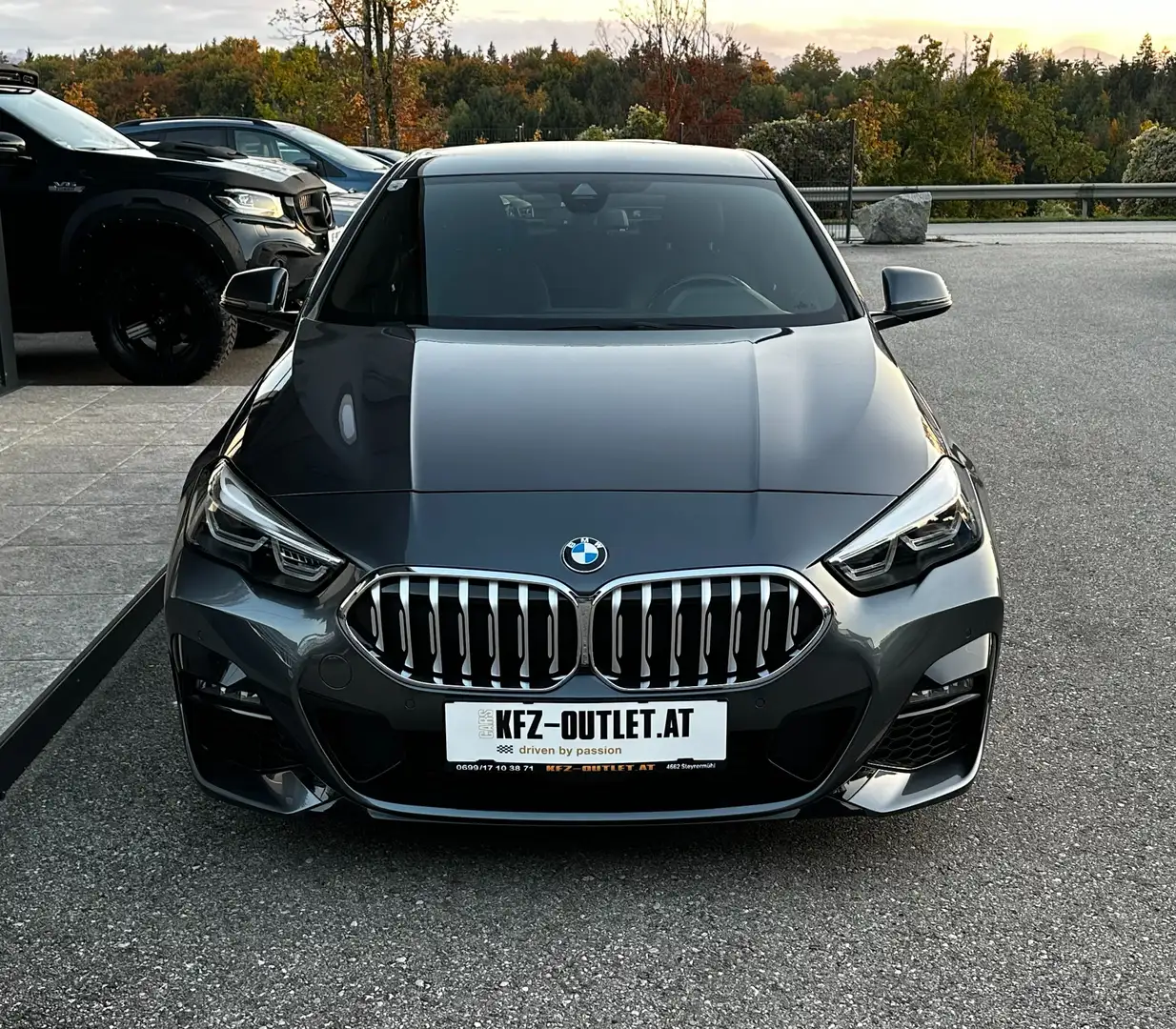 BMW 218 d Grand Coupe Aut. *M-Paket*1.Besitz* Grijs - 2