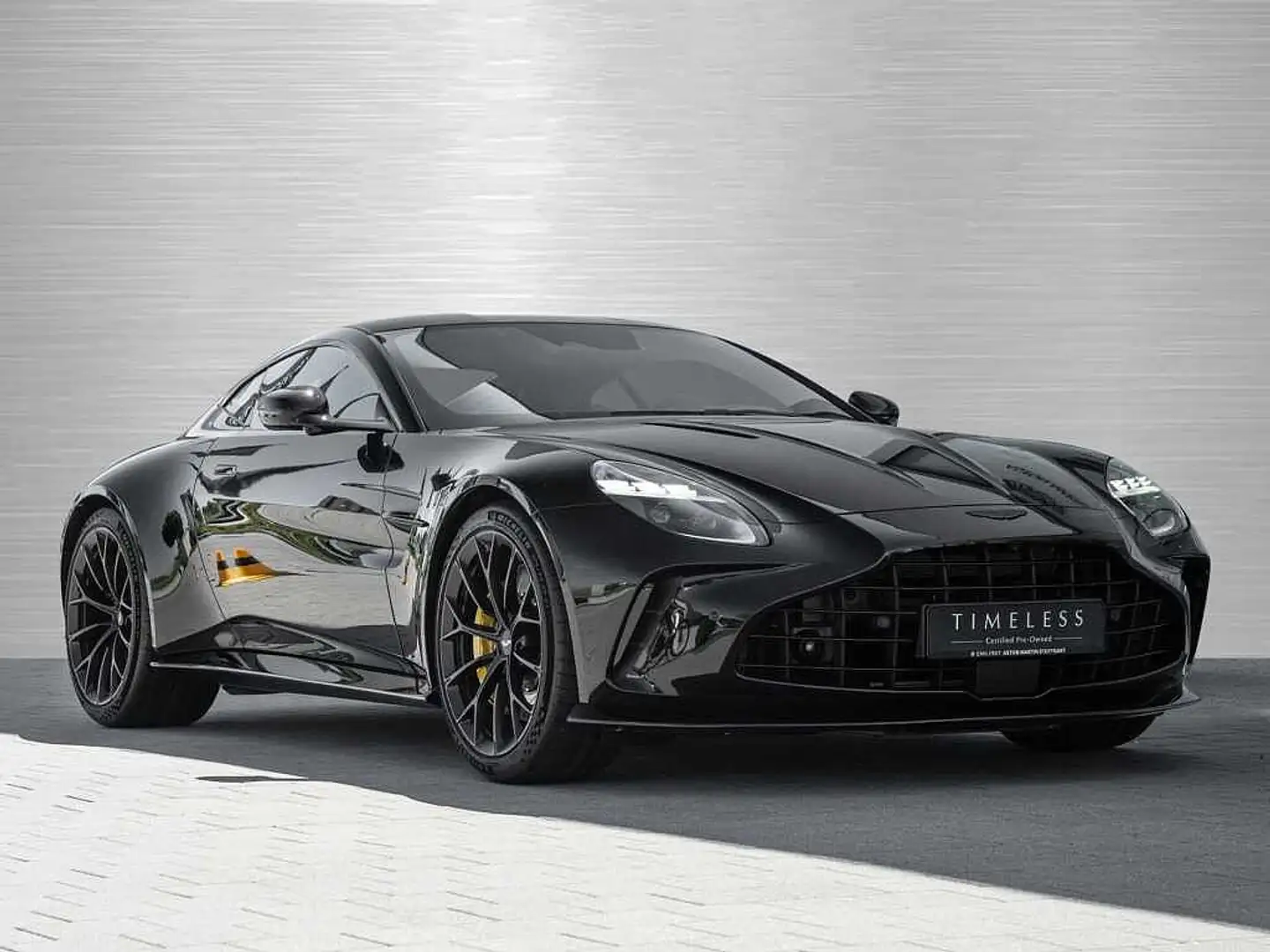 Aston Martin V8 Vantage Schwarz - 1