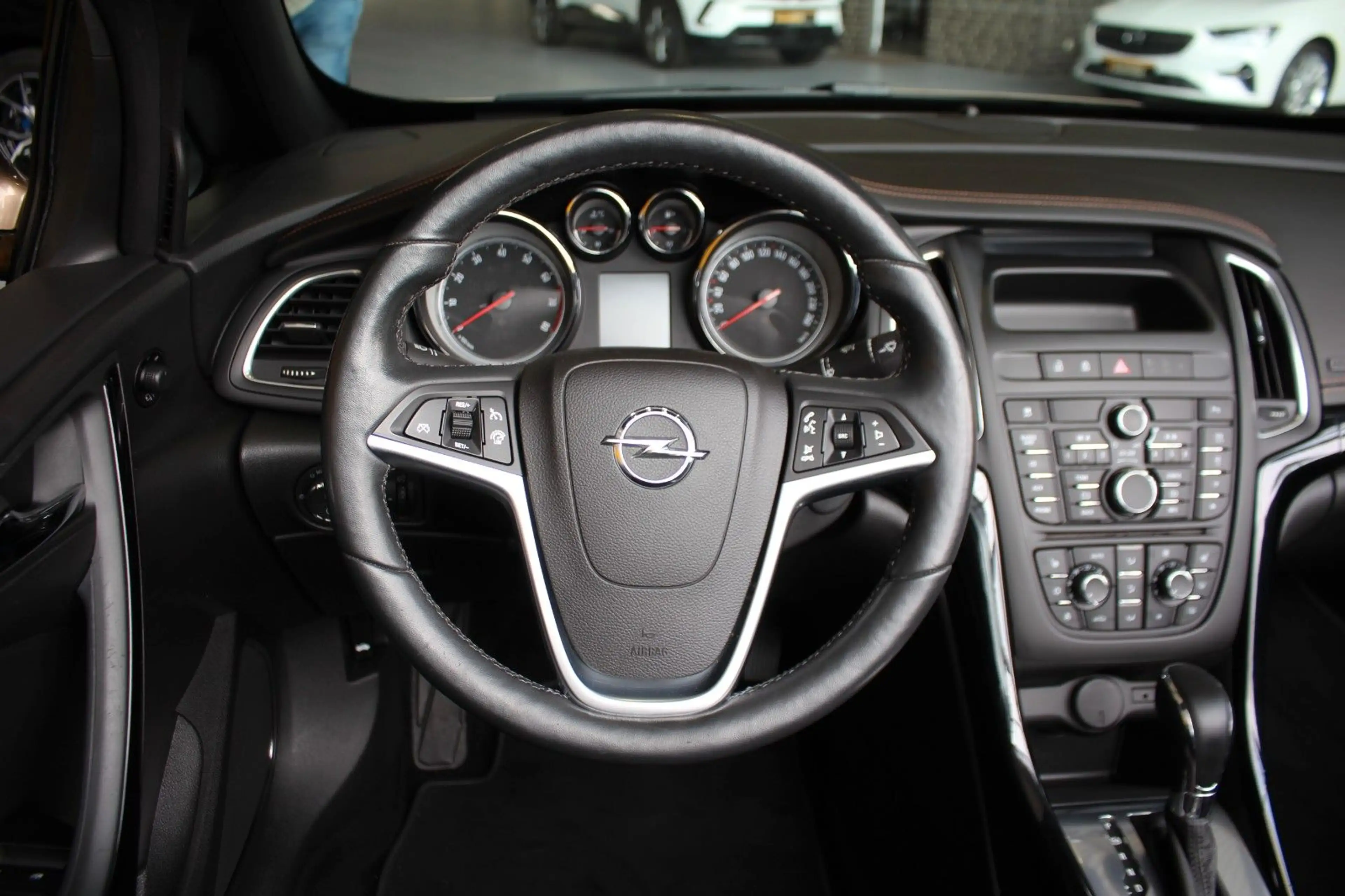 Opel Cascada Innovation AT Sitz- & Lenkradhzg BiXenon — photo 10