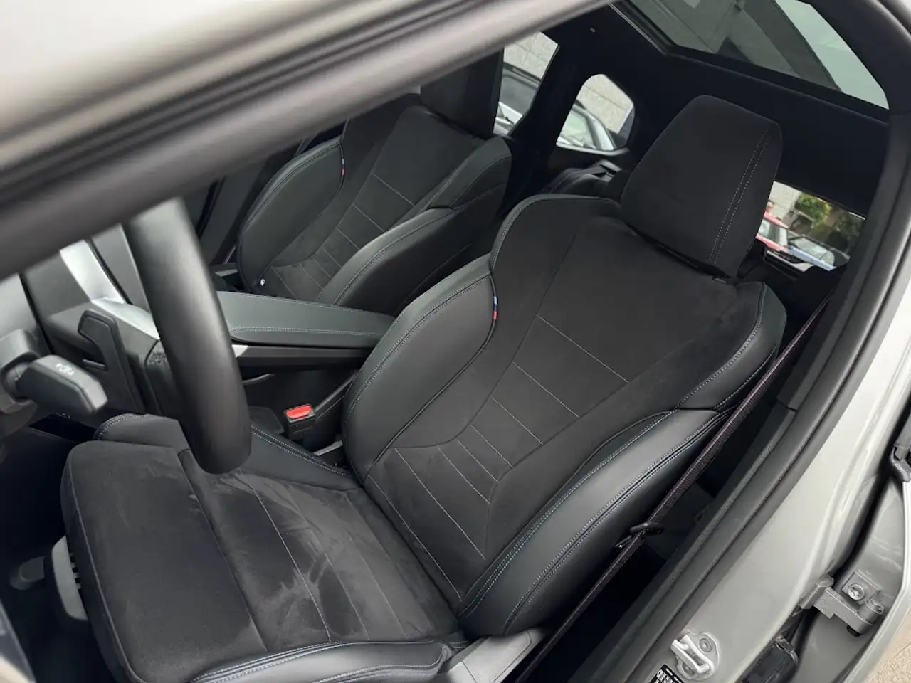 BMW X1 sDrive18i M Sport Pro / PANO / CAM / KEYLESS / SPOILER / NAVI, миниатюра 20
