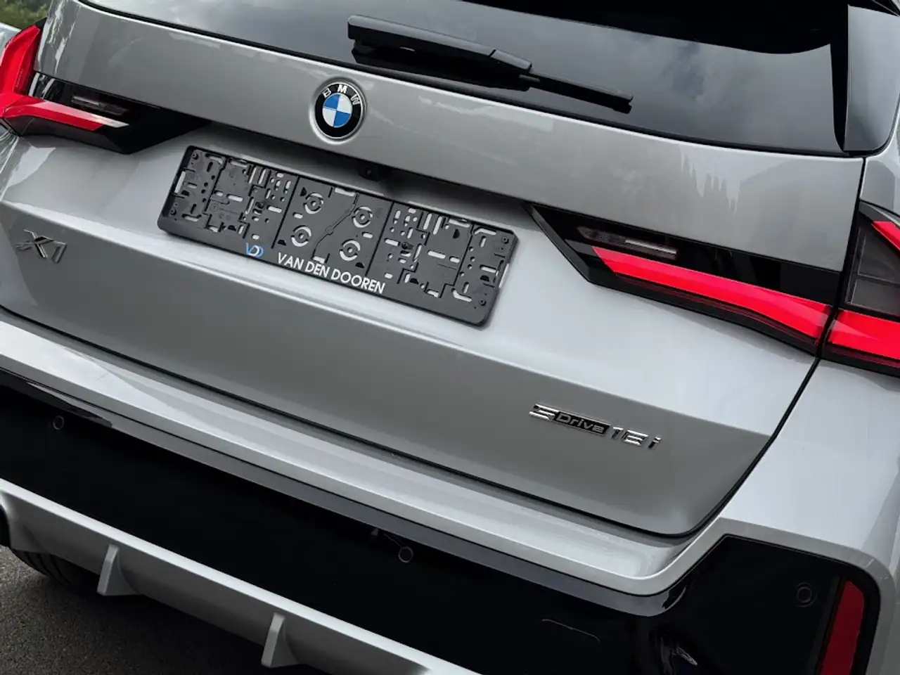 BMW X1 sDrive18i M Sport Pro / PANO / CAM / KEYLESS / SPOILER / NAVI, миниатюра 11
