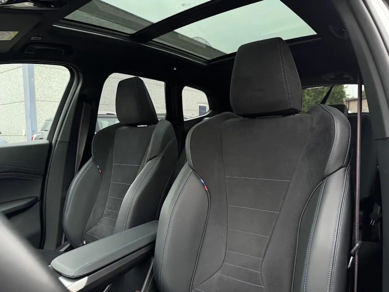 BMW X1 sDrive18i M Sport Pro / PANO / CAM / KEYLESS / SPOILER / NAVI, миниатюра 21