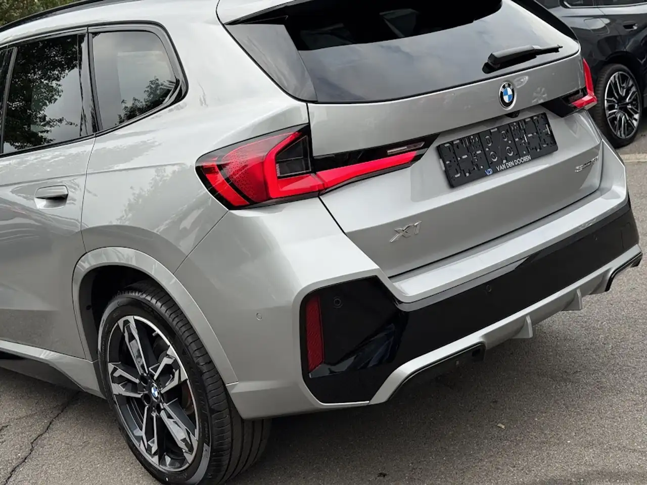 BMW X1 sDrive18i M Sport Pro / PANO / CAM / KEYLESS / SPOILER / NAVI, миниатюра 16