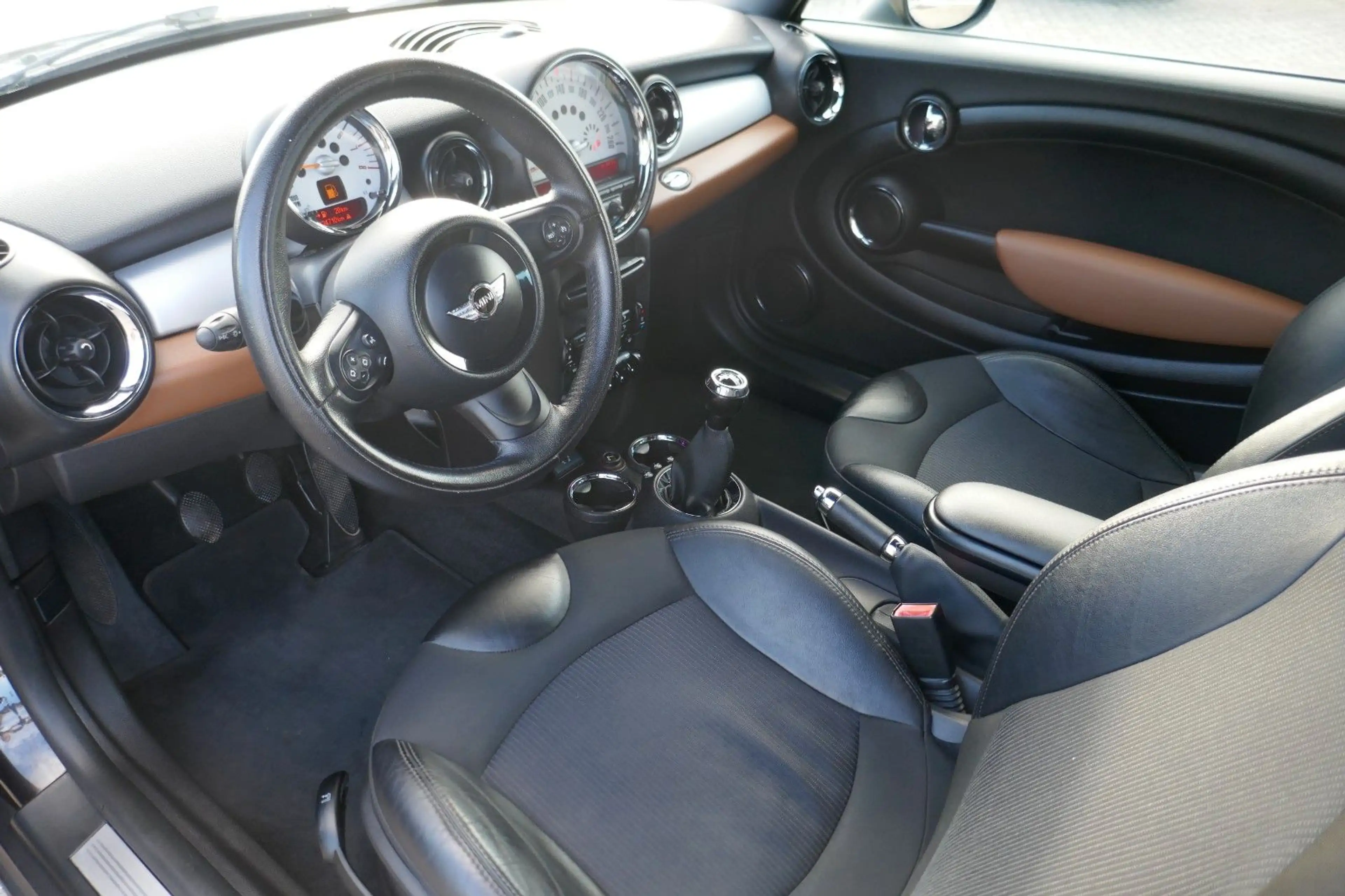 MINI Cooper Clubman 1.6 PDC SHZ KLIMA — photo 10
