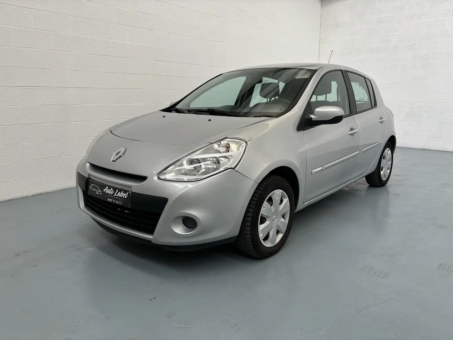 Renault Clio 1.2i Collection Zilver - 1
