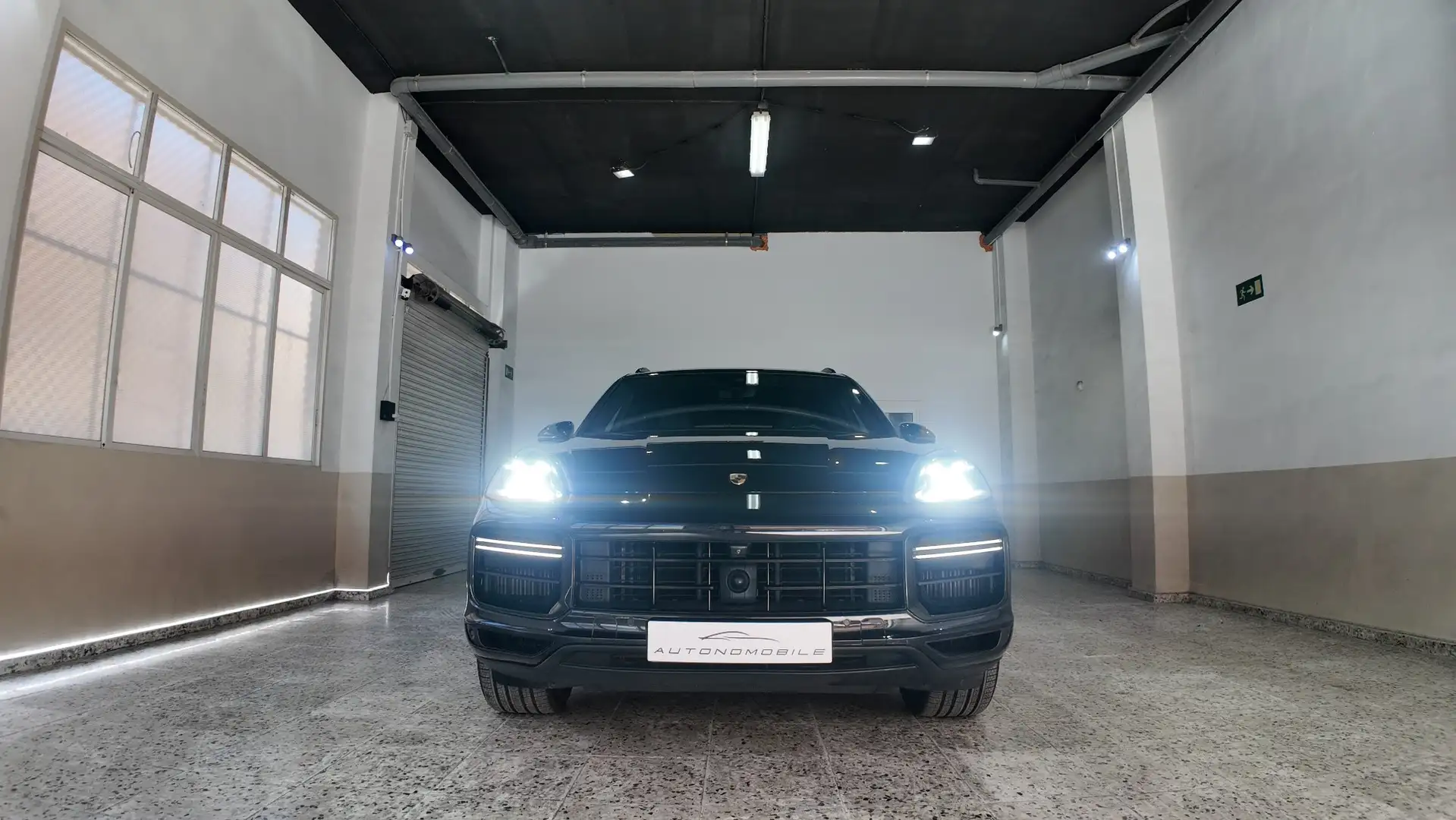 Porsche Cayenne Turbo Aut. Negro - 2