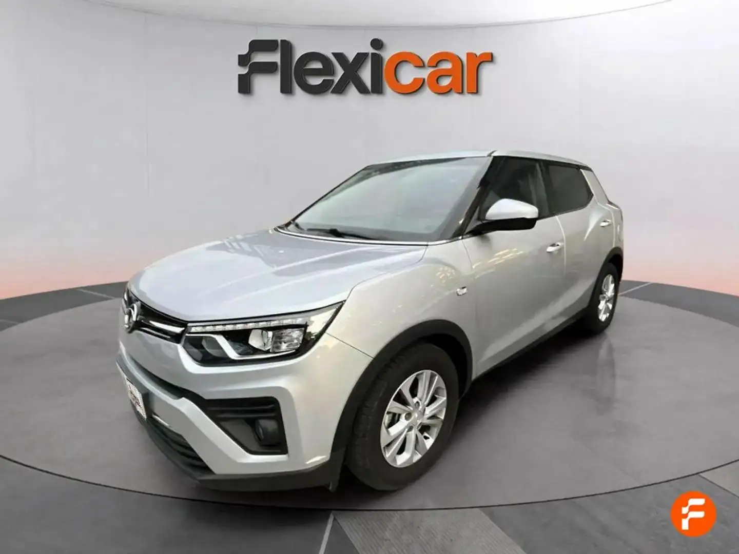 SsangYong Tivoli G15T Limited Auto Gris - 2