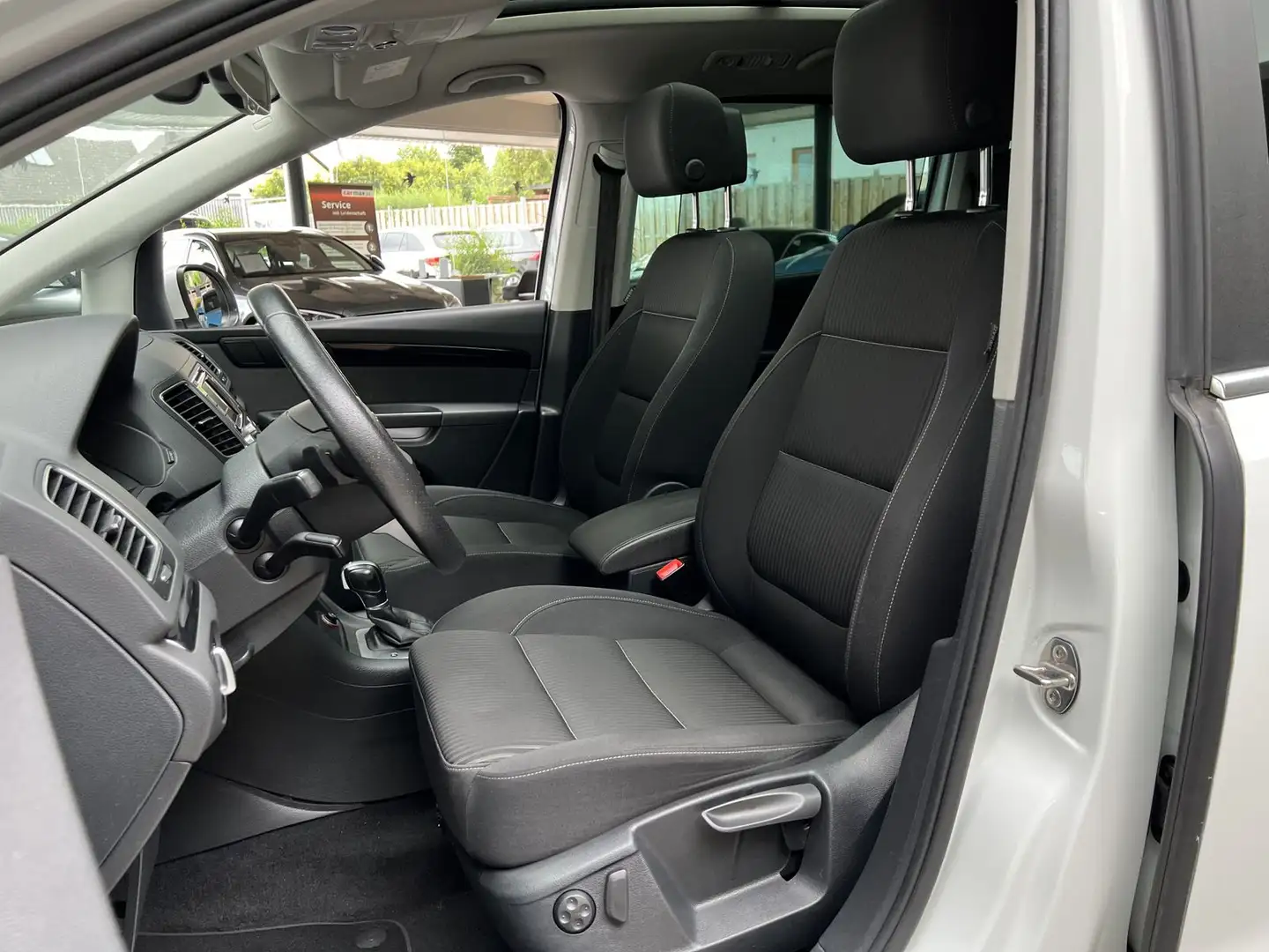SEAT Alhambra 2.0 TDI I-Tech 7 Sitzer Navi Xenon AHK Weiß - 2