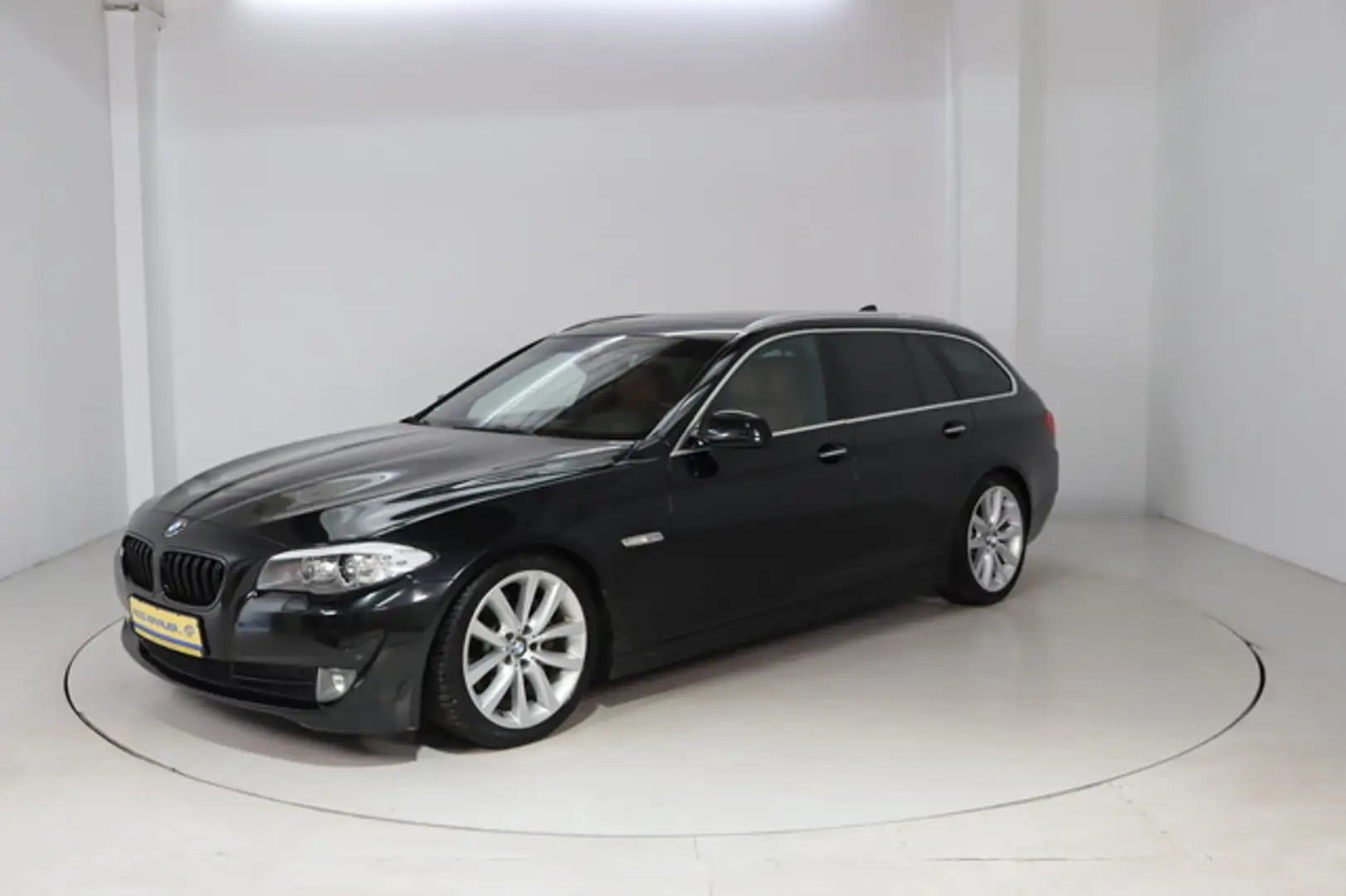 BMW 525 525d xDrive Touring * HUD * Soft-Close * Pano * Schwarz - 1