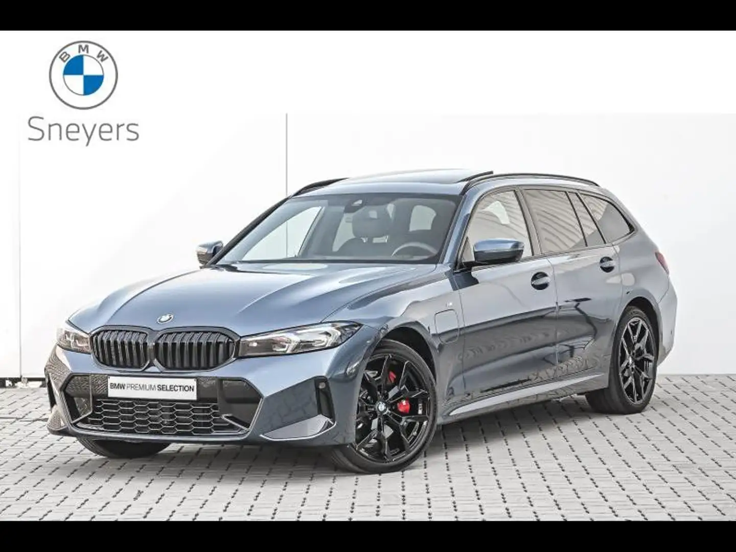 BMW 330 330e Touring Blue - 1