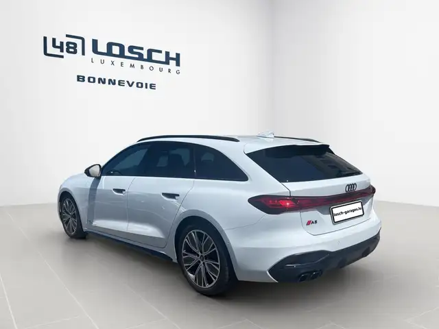 Audi A5 view 4