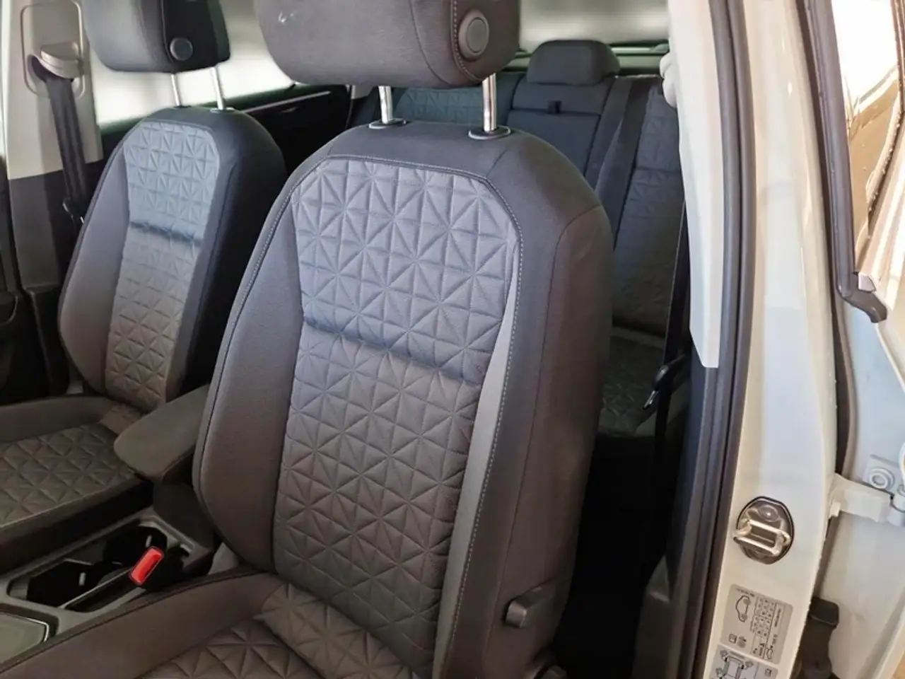 Volkswagen Tiguan 2.0 TDI SCR 90KW LIFE SUV, миниатюра 9