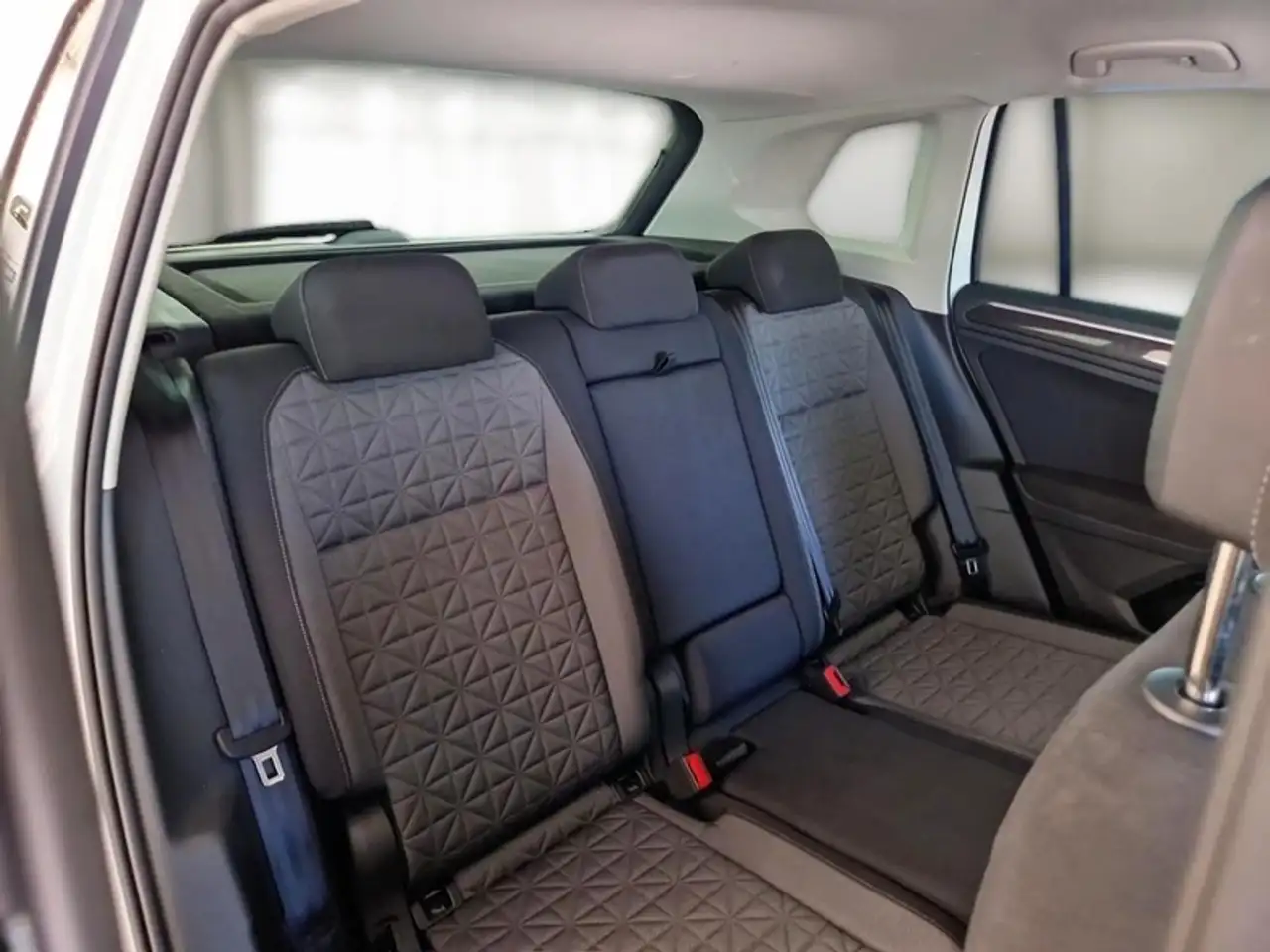 Volkswagen Tiguan 2.0 TDI SCR 90KW LIFE SUV, миниатюра 11