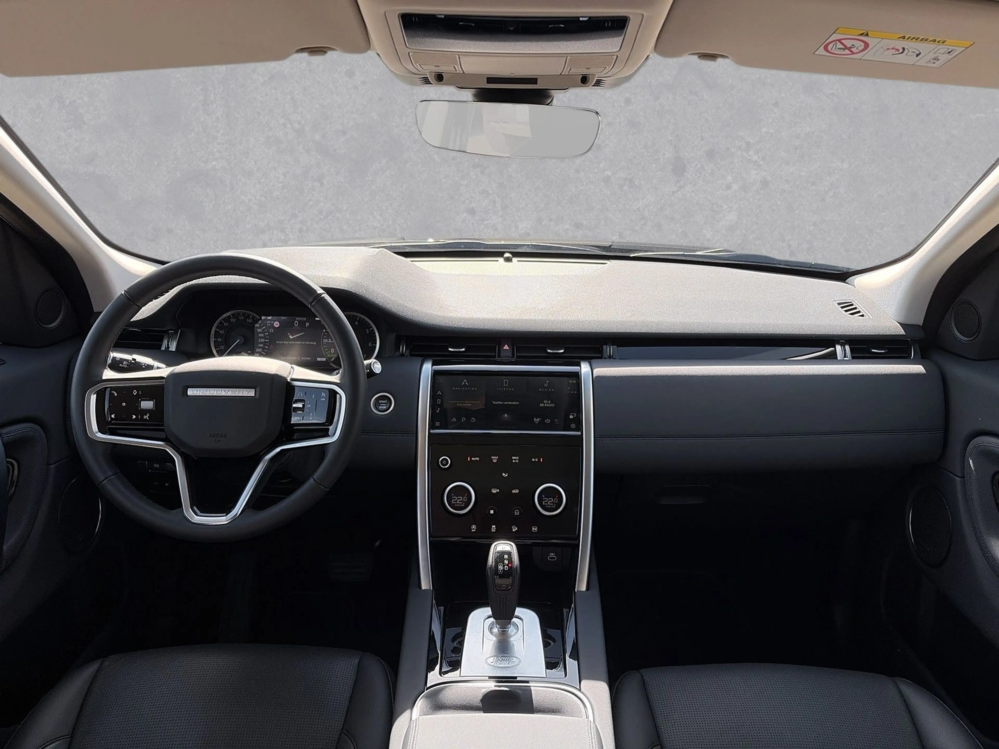 Land Rover Discovery Sport P300e PHEV SE — photo 4