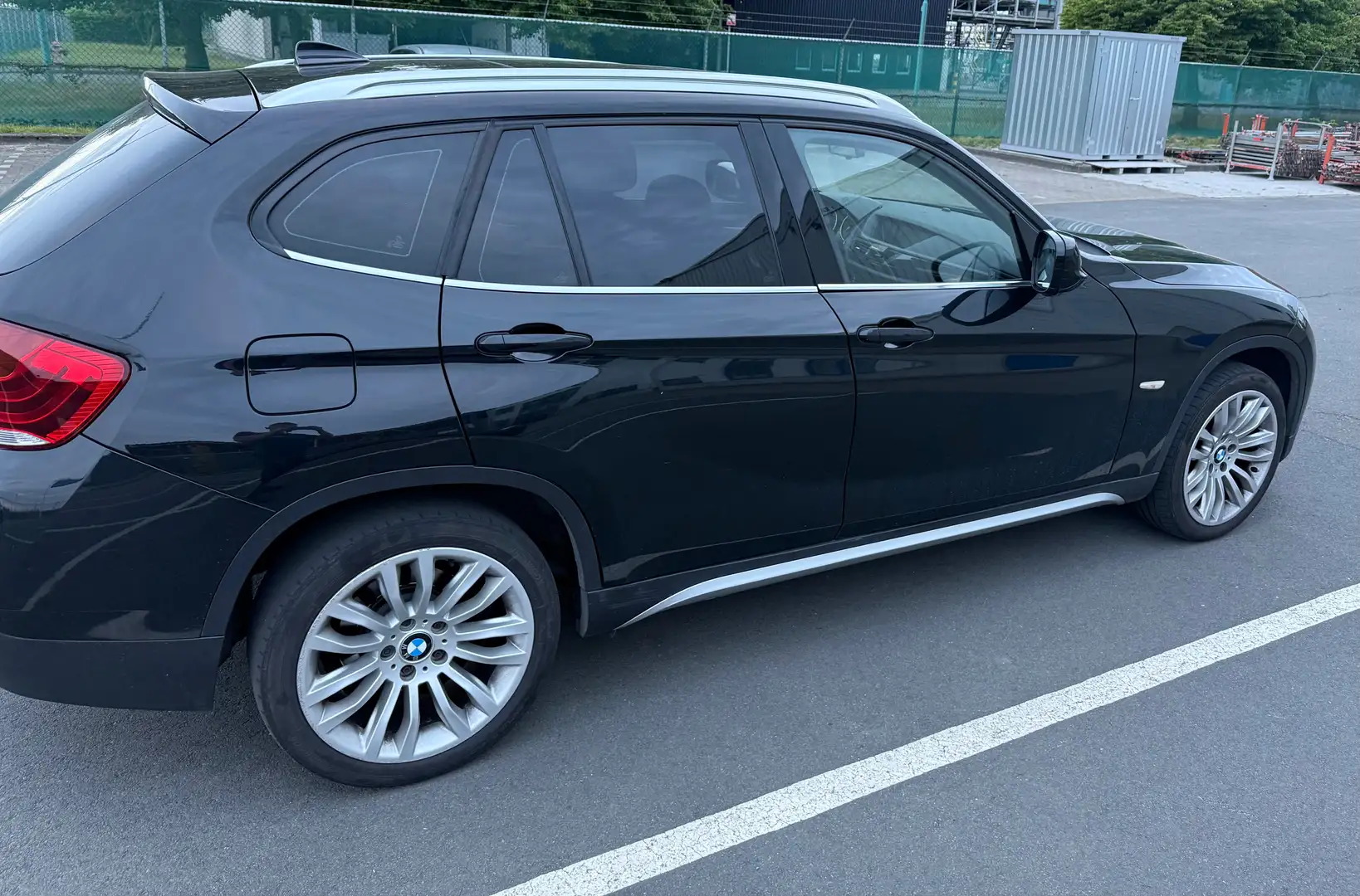 BMW X1 Overig sDrive20i Business Zwart - 2