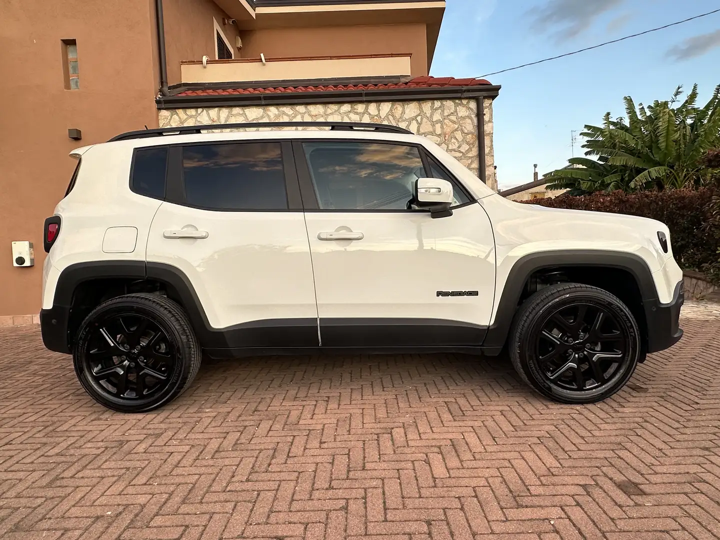 Jeep Renegade 1.6 mjt Limited Black Eagle fwd 120cv auto my18 - 1
