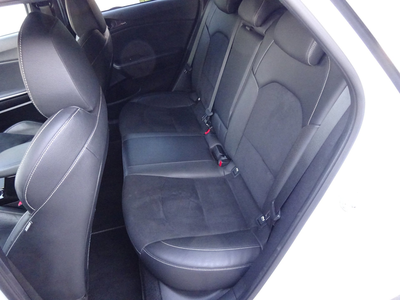 Kia ProCeed / pro_cee'd 1.0 T-GDi GT-Line Navigatie, Achteruitrijcamera, P — photo 28