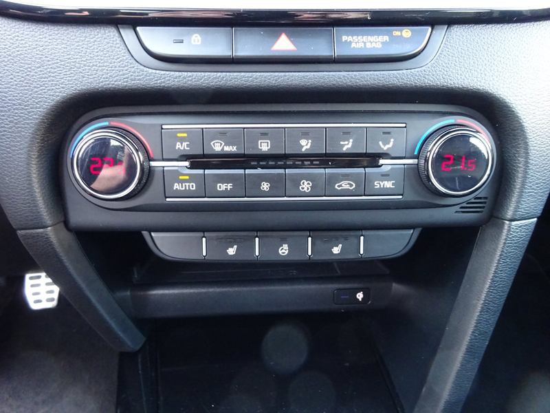 Kia ProCeed / pro_cee'd 1.0 T-GDi GT-Line Navigatie, Achteruitrijcamera, P — photo 17