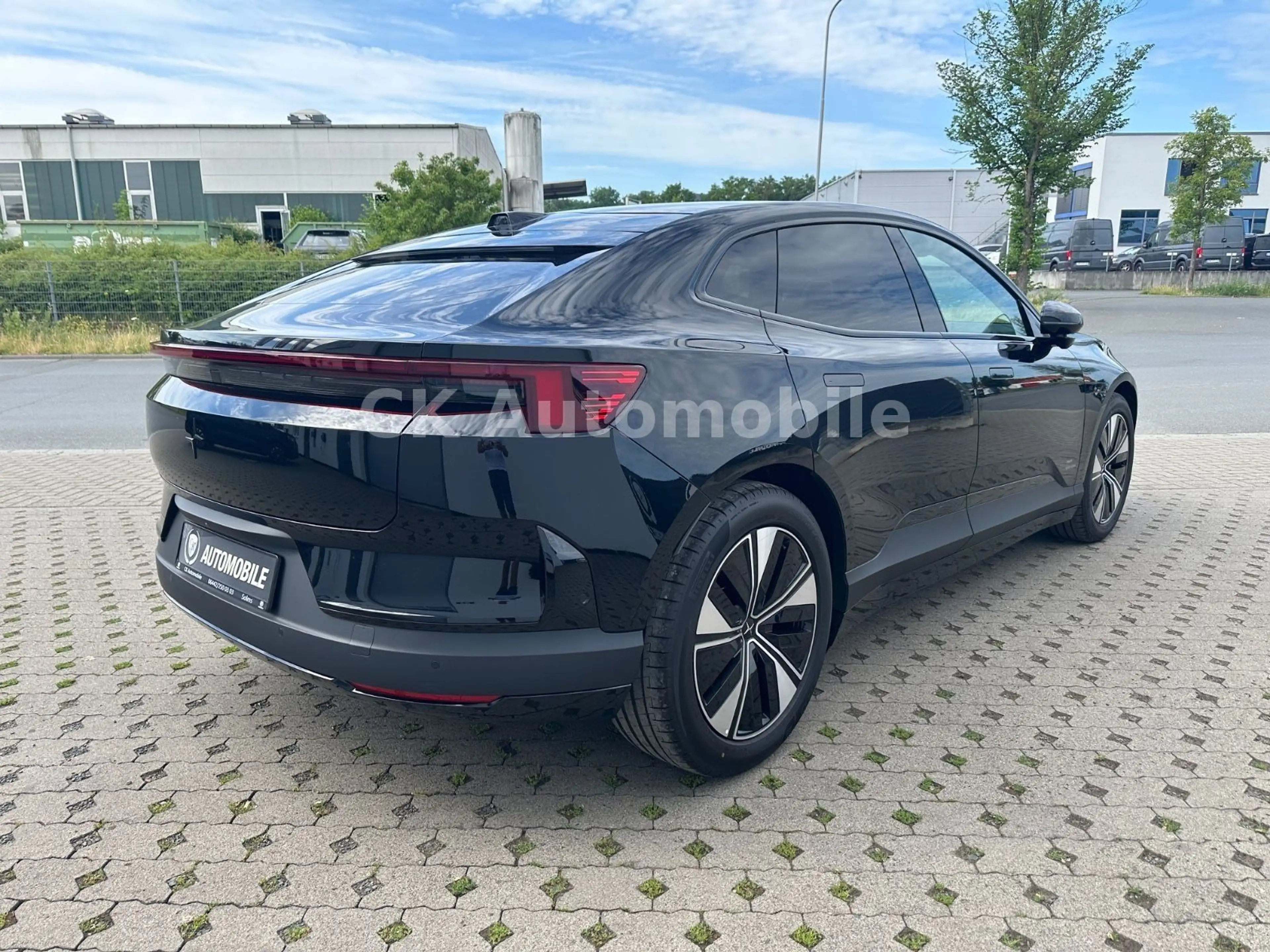 Polestar 4 LRDM 400 kW Long Range Dual/Pano/Head-Up — photo 5