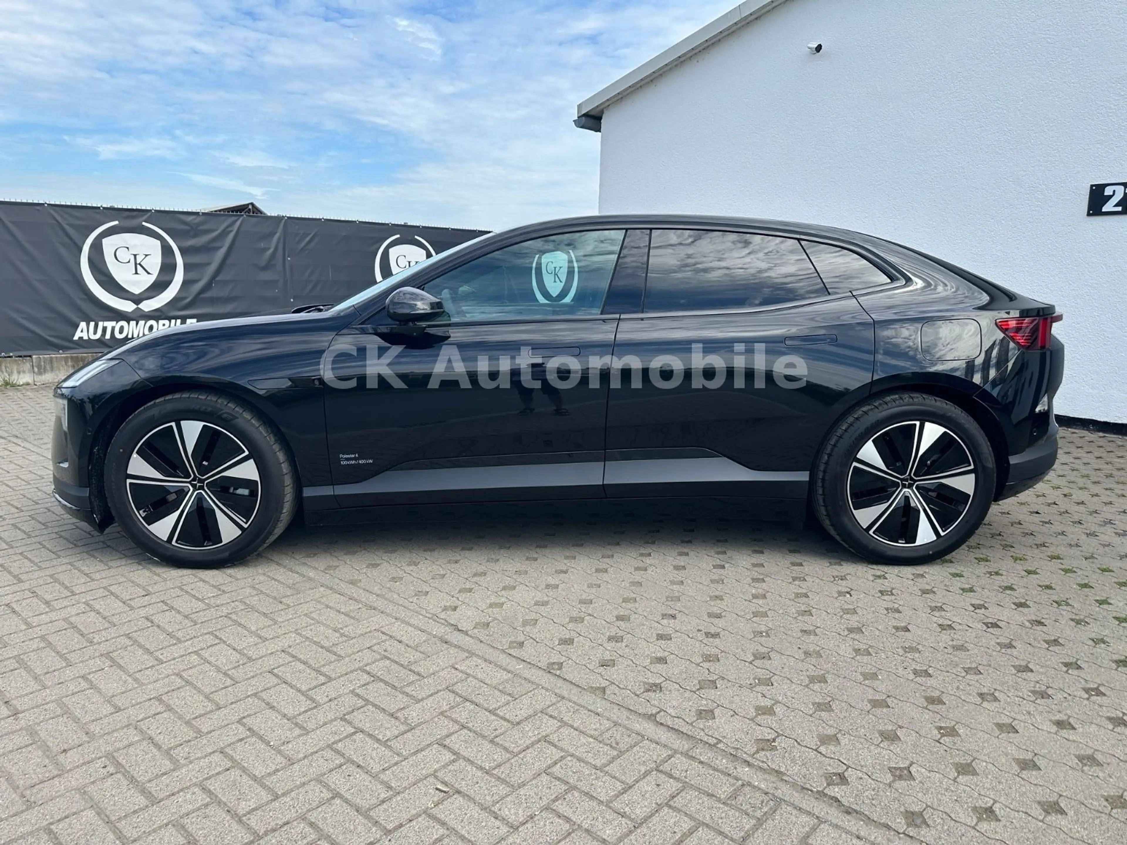 Polestar 4 LRDM 400 kW Long Range Dual/Pano/Head-Up — photo 8