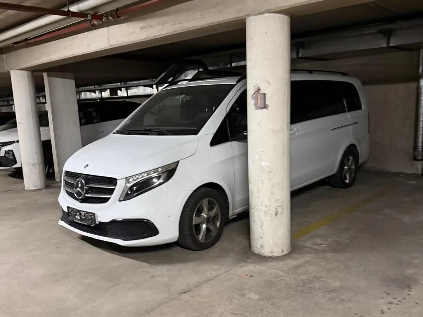 Mercedes-Benz V 220 V 220 d Kombi 4MATIC extralang Basis Aut. Basis Weiß - 2