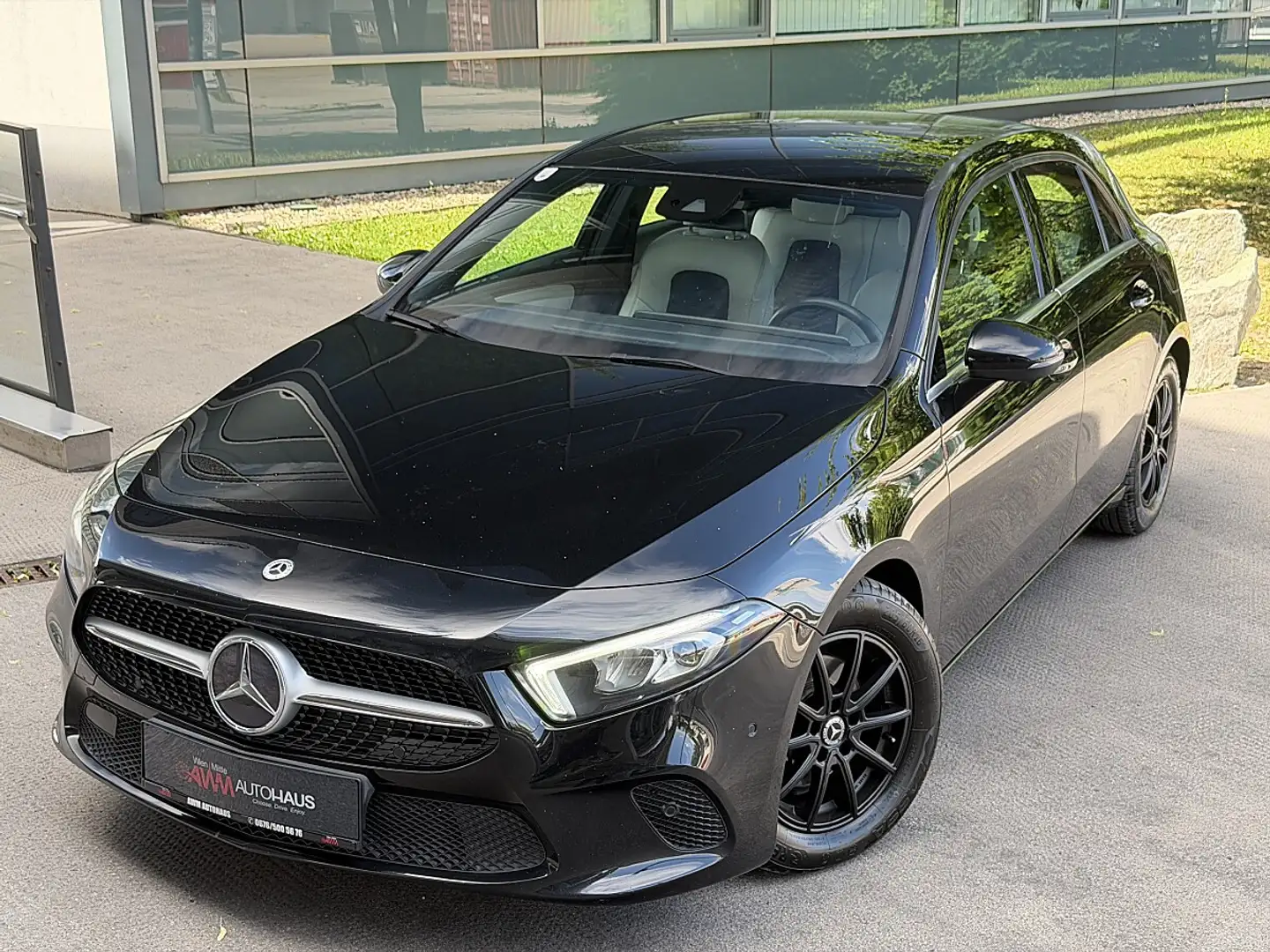 Mercedes-Benz A 180 d Aut. | Navi | Kamera | LED | Sitzheizung Schwarz - 1
