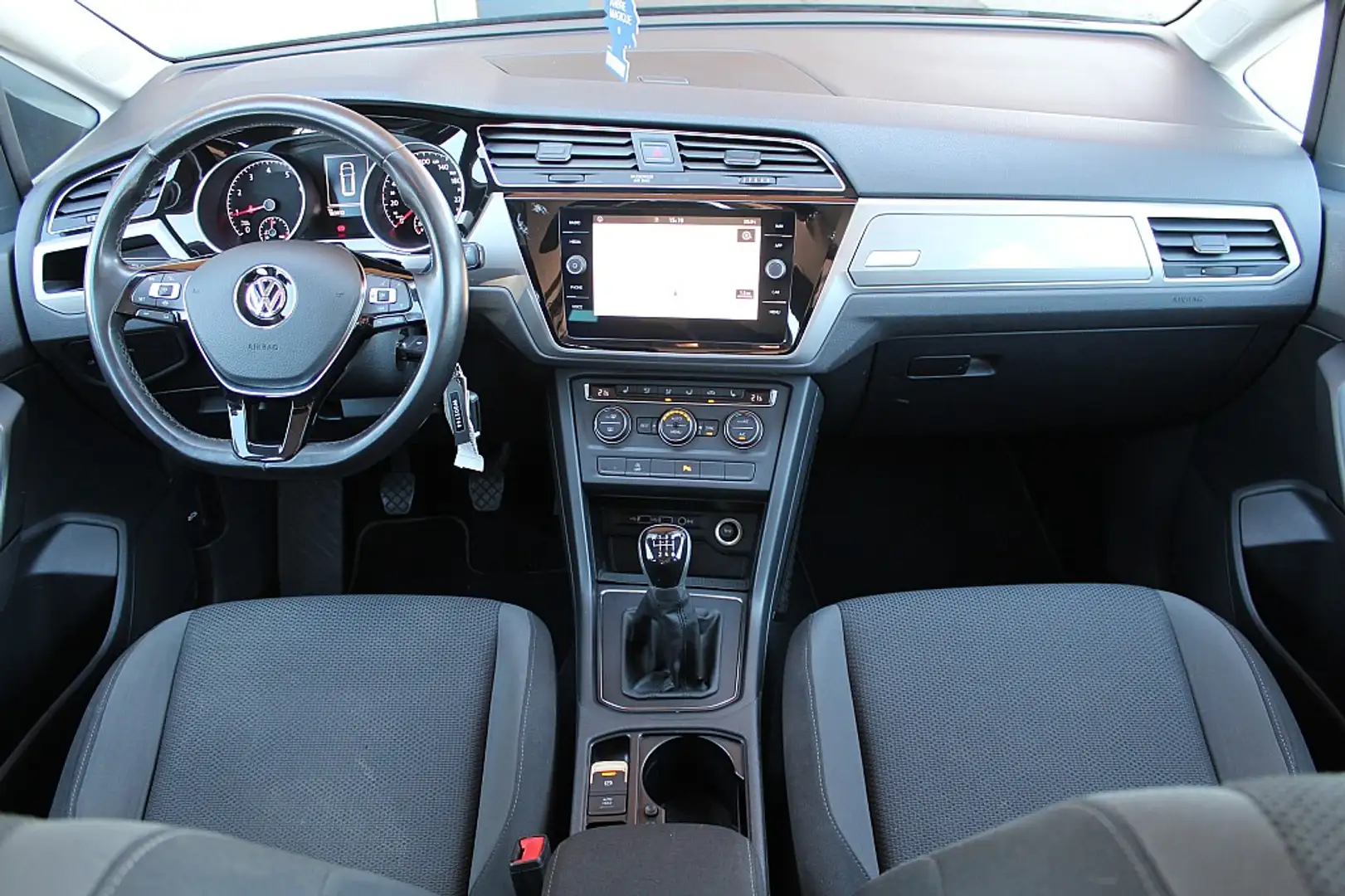 Volkswagen Touran 1,5 TSI ACT Comfortline 7 Sitze |NAVI |ACC |E-A... Zwart - 2