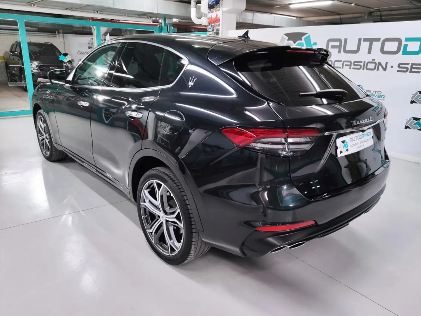 Maserati Levante 330 GT Aut. Negro - 2