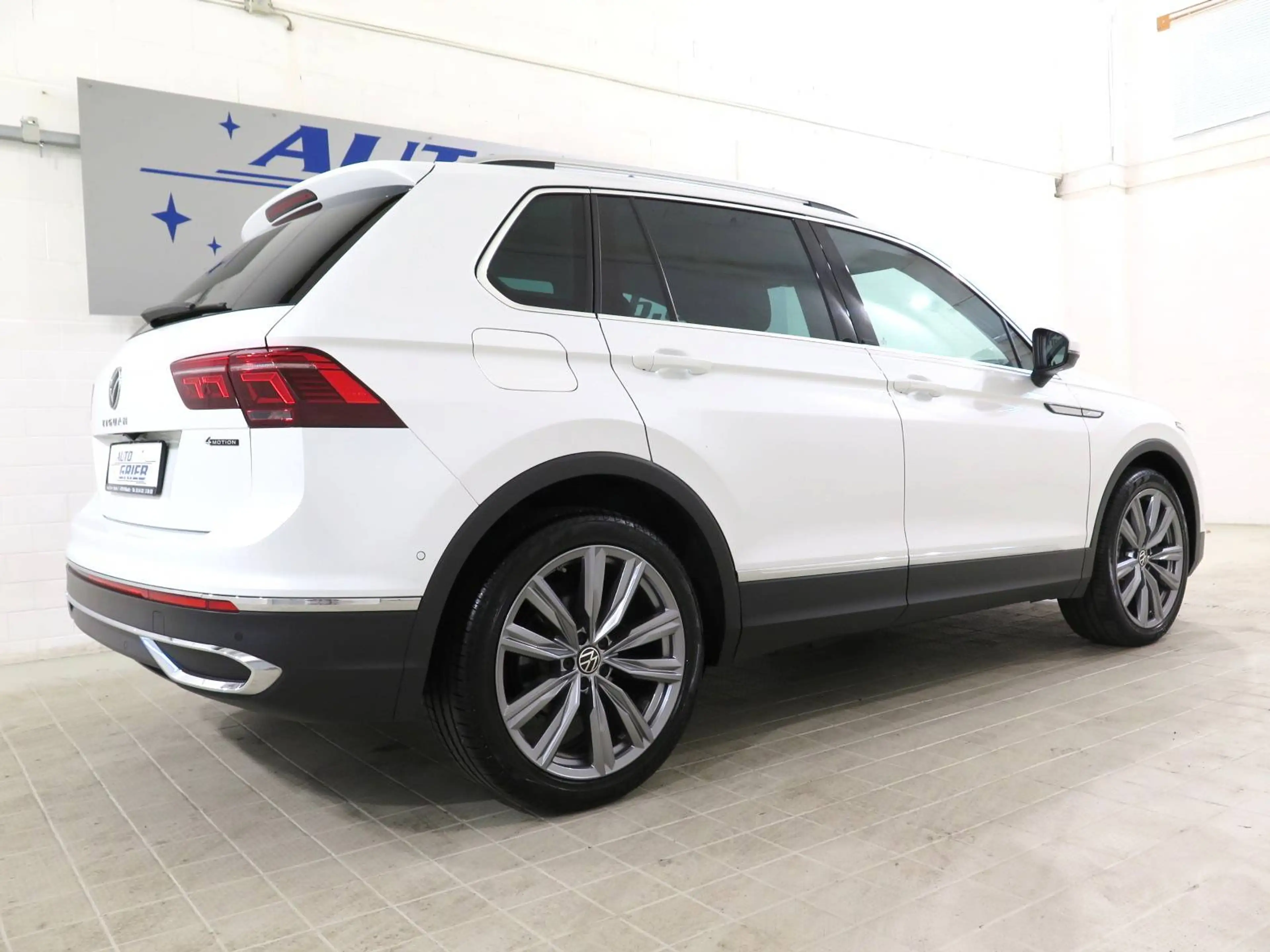 Volkswagen Tiguan Elegance 4Motion, Standh,AHK,Leder,Matrix,ACC — photo 2