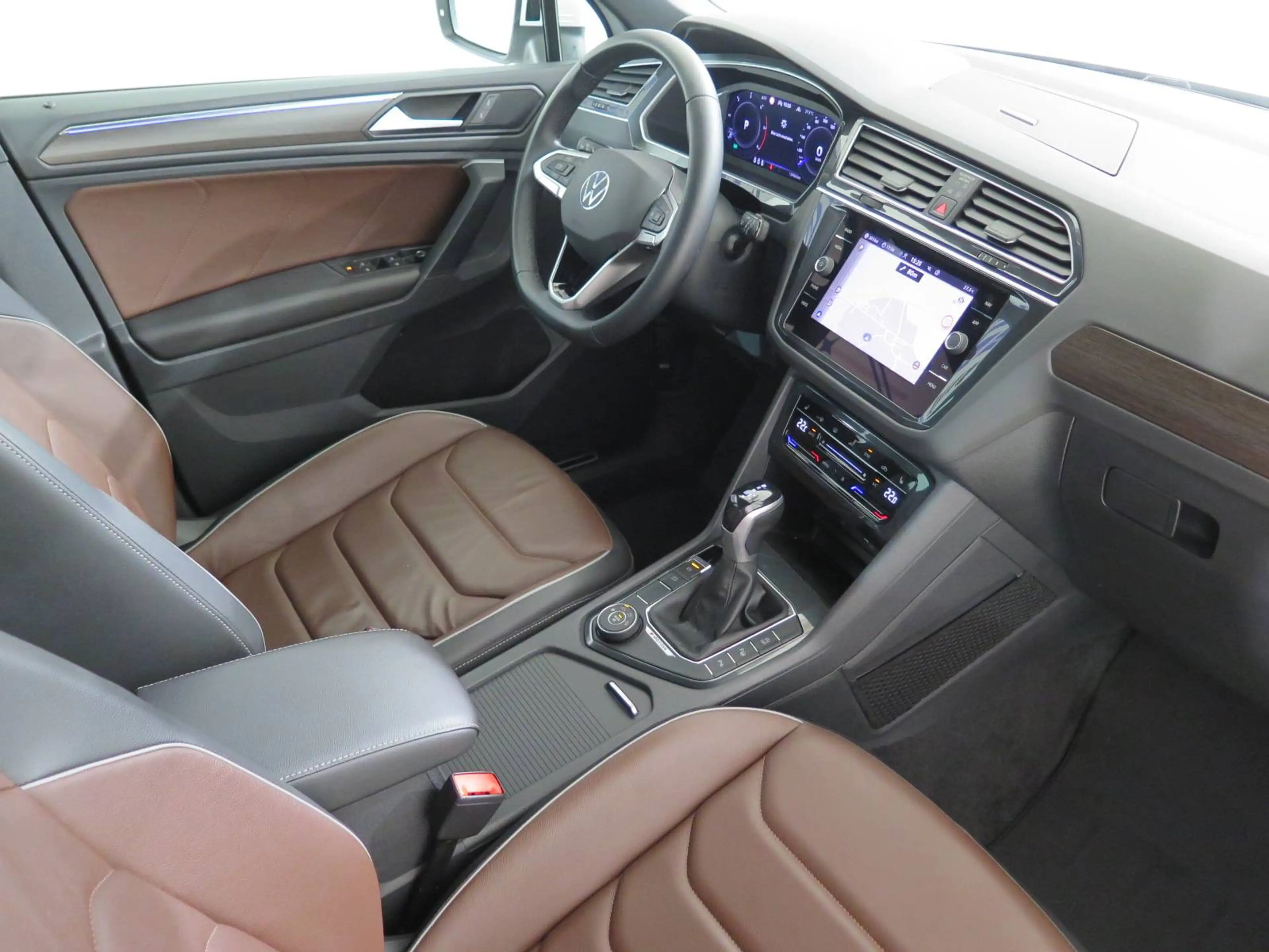 Volkswagen Tiguan Elegance 4Motion, Standh,AHK,Leder,Matrix,ACC — photo 9