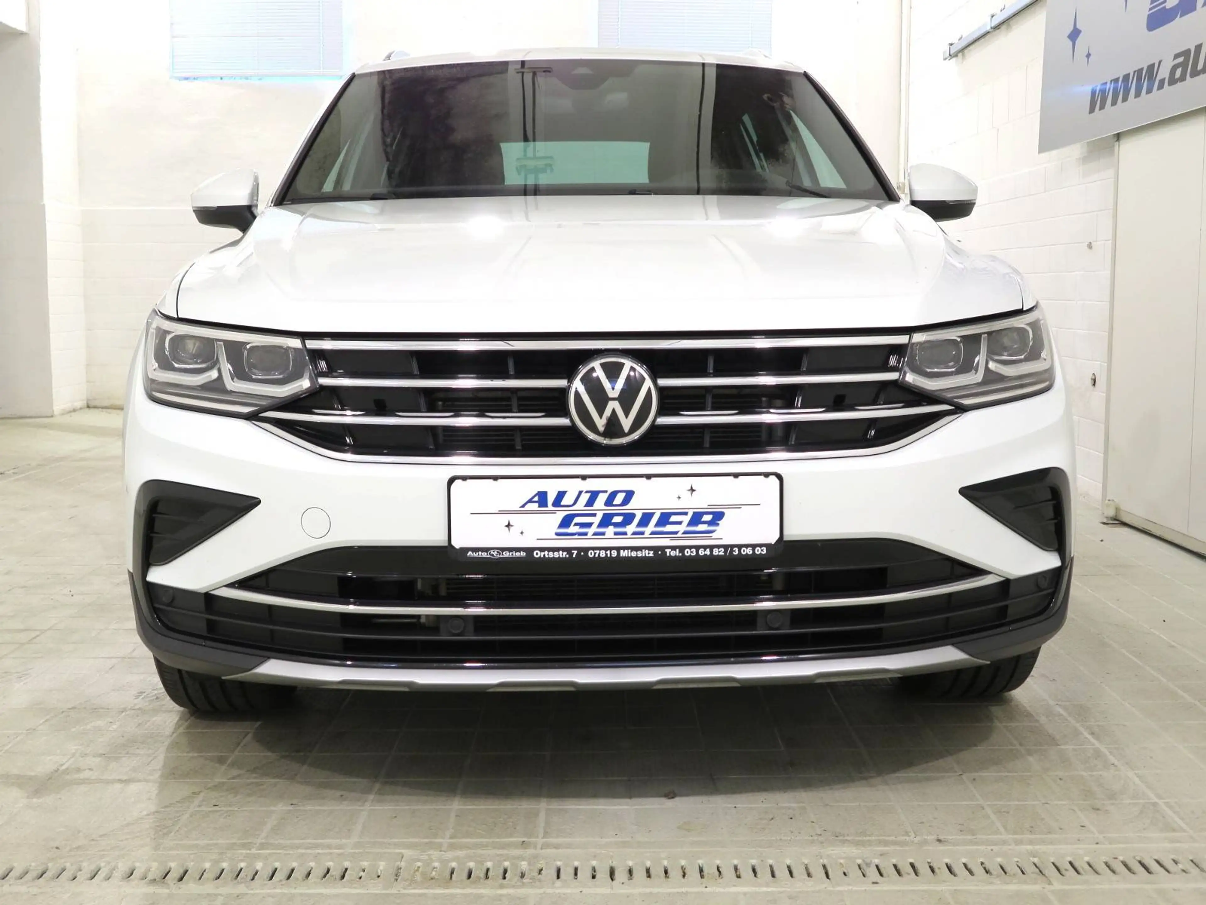 Volkswagen Tiguan Elegance 4Motion, Standh,AHK,Leder,Matrix,ACC — photo 3